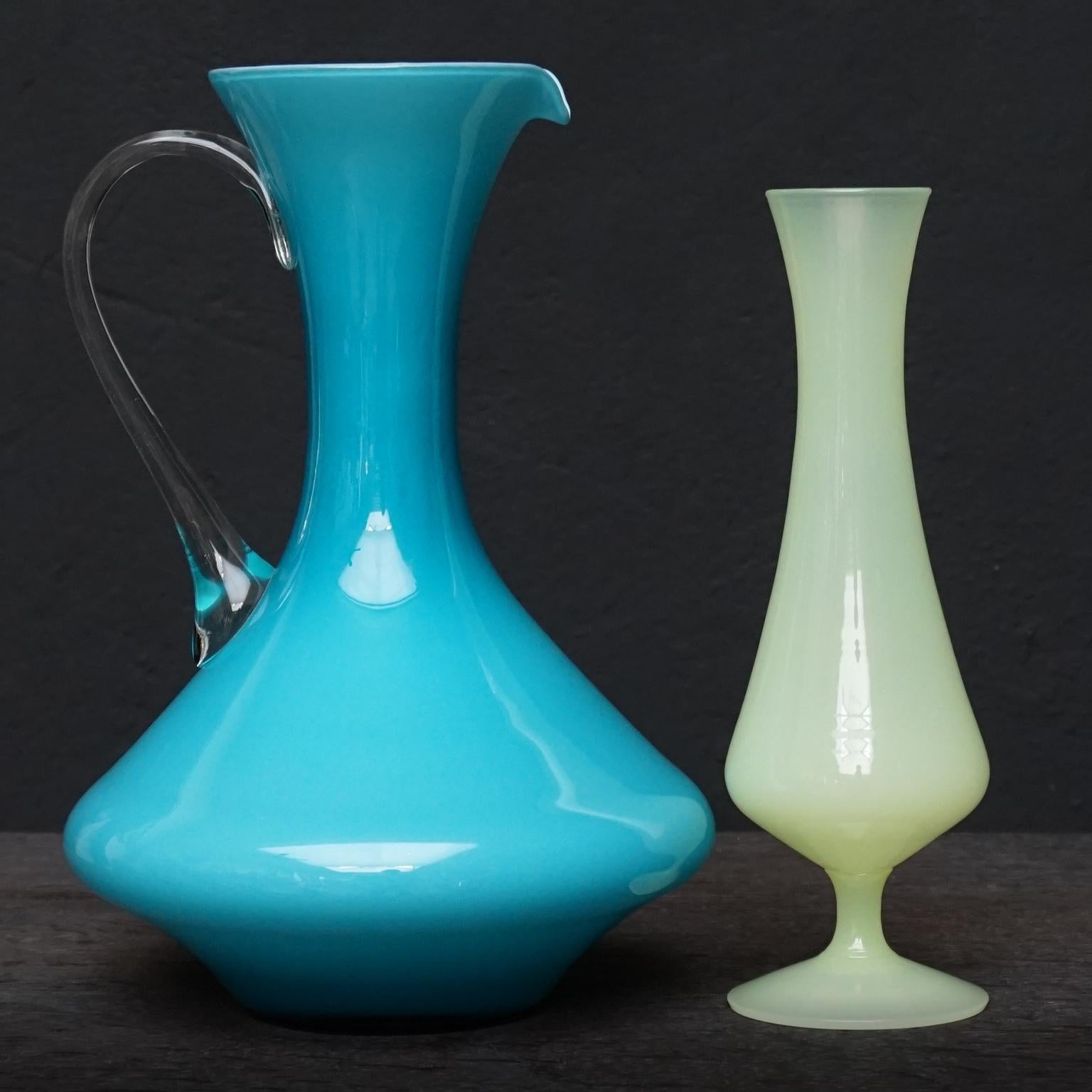 Sept vases italiens en verre soufflé Stelvia Opalina Fiorentina du milieu du siècle dernier 11