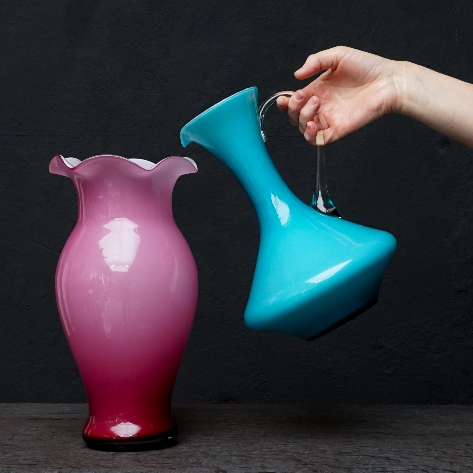 Mid-Century Modern Sept vases italiens en verre soufflé Stelvia Opalina Fiorentina du milieu du siècle dernier
