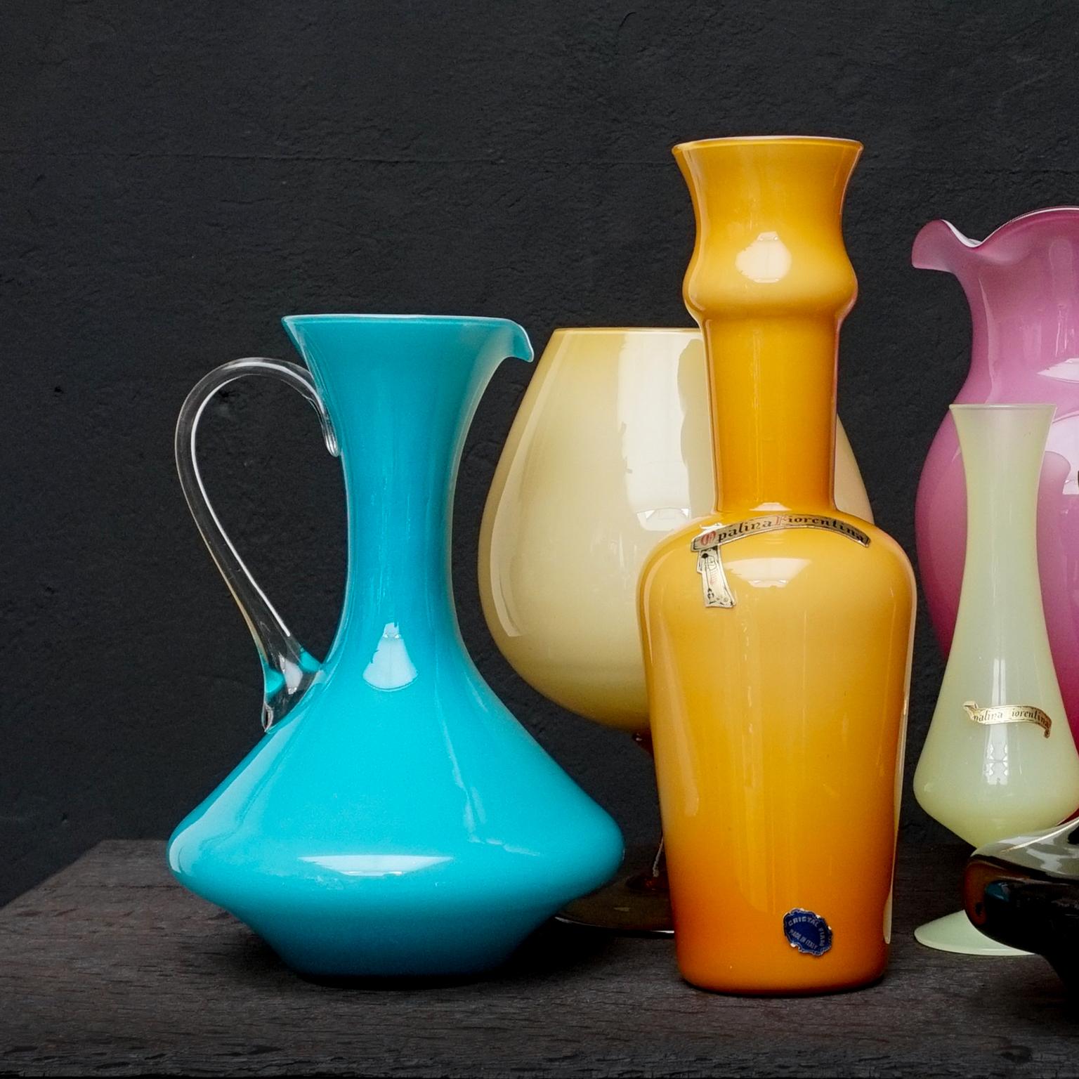 Sept vases italiens en verre soufflé Stelvia Opalina Fiorentina du milieu du siècle dernier 1