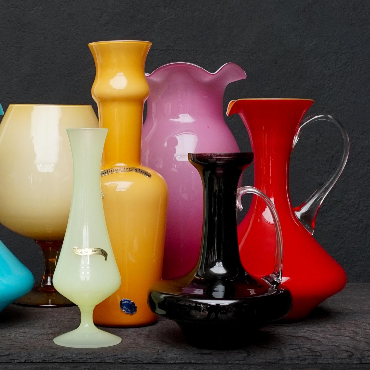 Sept vases italiens en verre soufflé Stelvia Opalina Fiorentina du milieu du siècle dernier 3