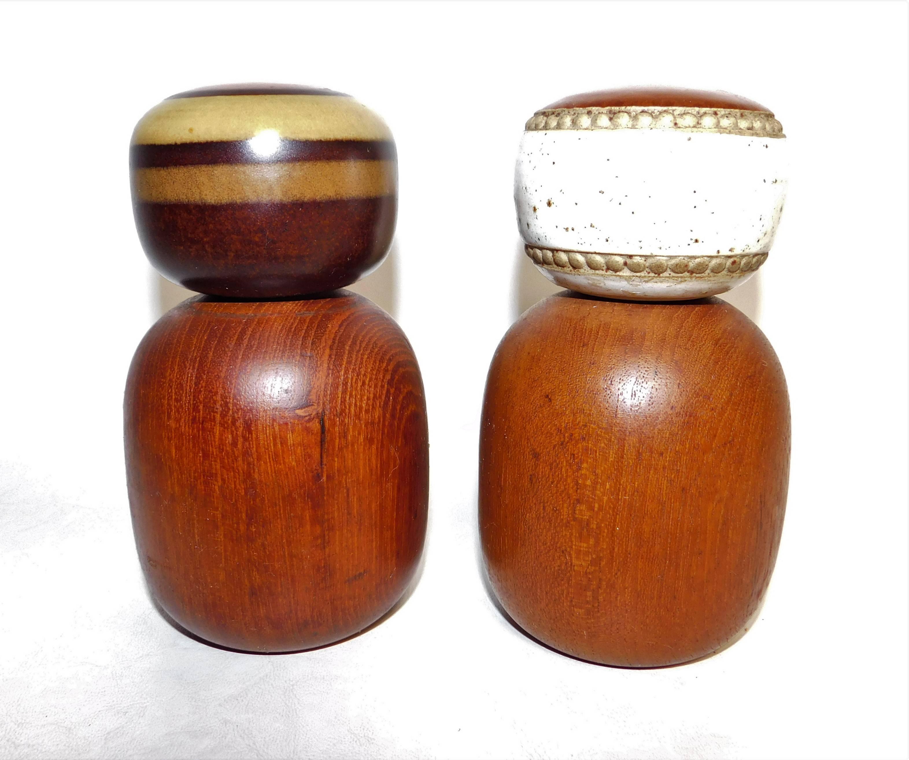 Scandinave Sept moulins à poivre et moulins à sel en bois de teck datant du milieu du siècle dernier