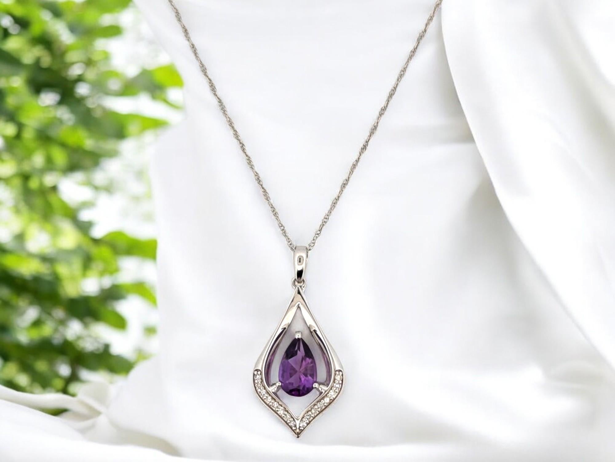 ✨ Elegance with a Pop of Color ✨
The Seven Necklace, crafted in luminous 10k white gold, features 0.07ct sparkling diamonds and a vivid sapphire gemstone for a design that blends timeless sophistication with a touch of vibrant charm. Perfect for