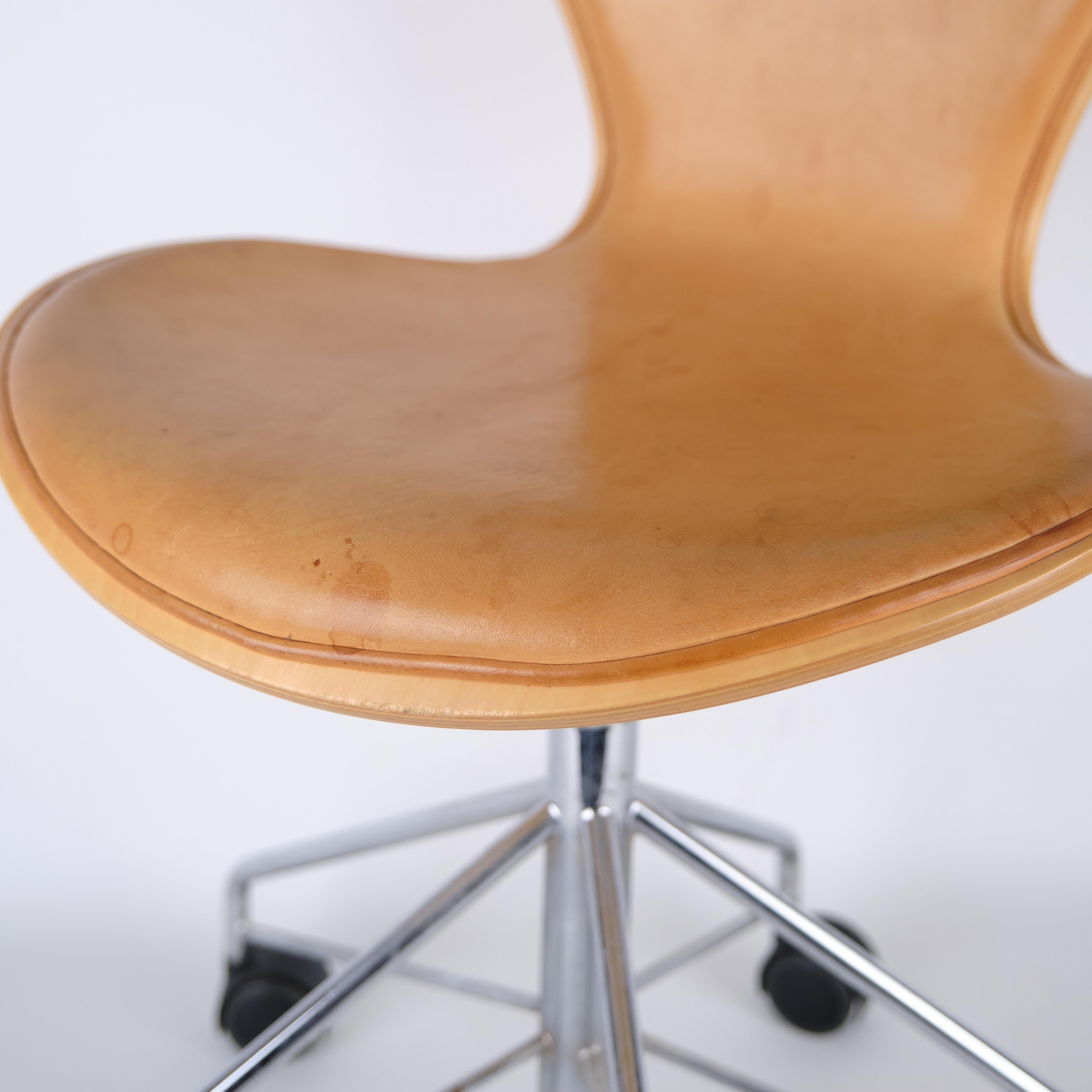 Seven Office Chair Model 3117 In Patinated Natural Leather With Swivel Function For Sale 1