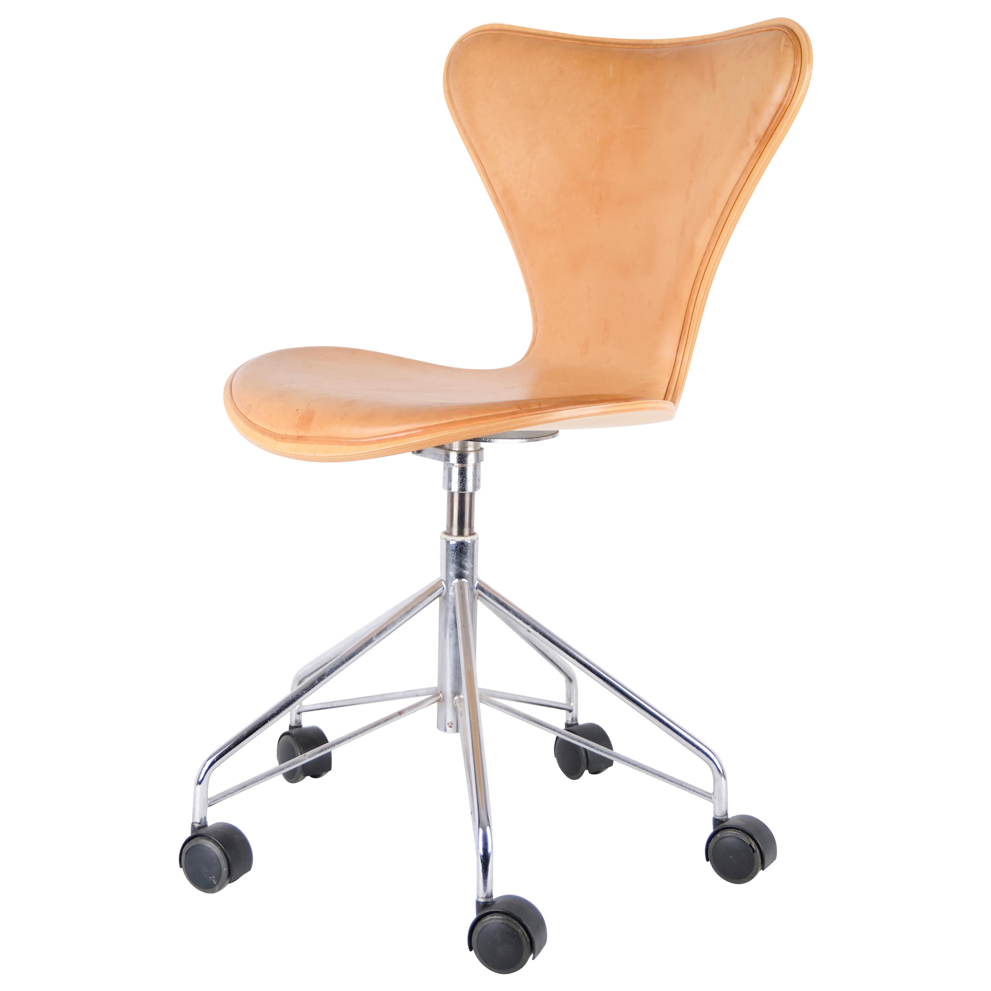 Seven Office Chair Model 3117 In Patinated Natural Leather With Swivel Function For Sale
