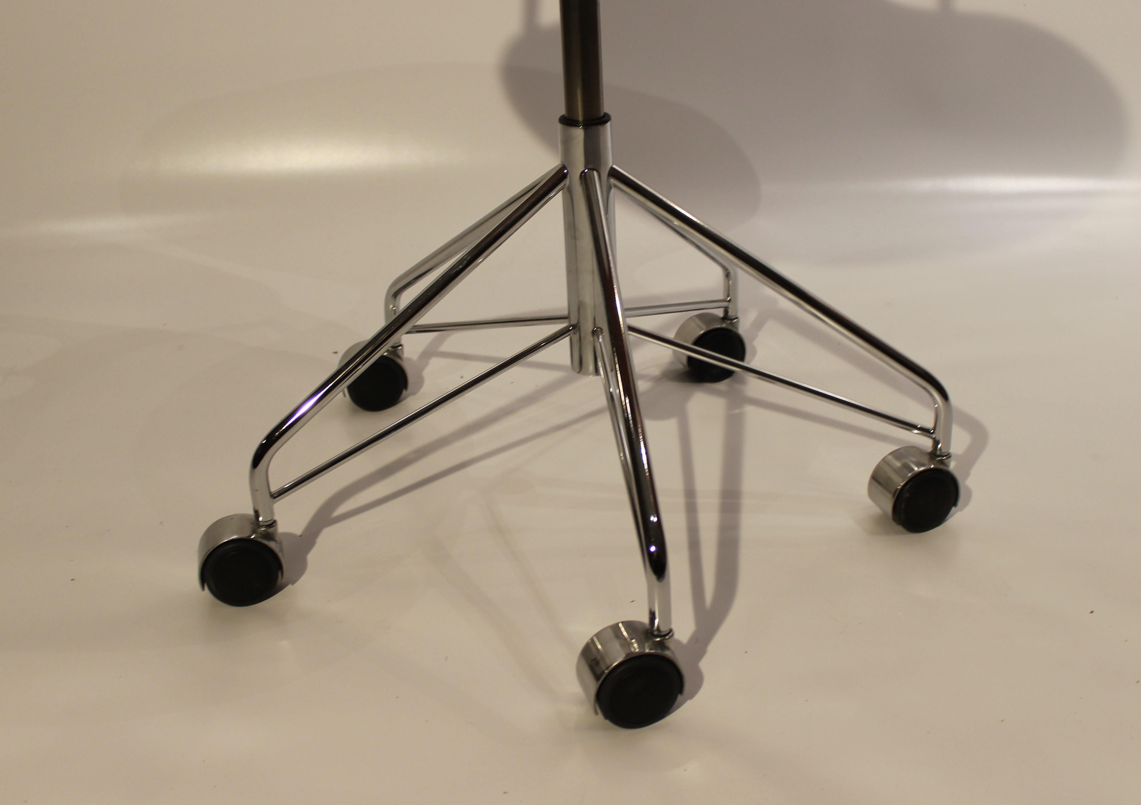 Bürostuhl der Serie Seven, Modell 3217, von Arne Jacobsen für Fritz Hansen (Dänisch) im Angebot