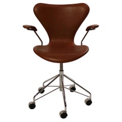 Vintage Scandinavian Modern Office Chair, Model 3217, by Arne Jacobsen and Fritz Hansen