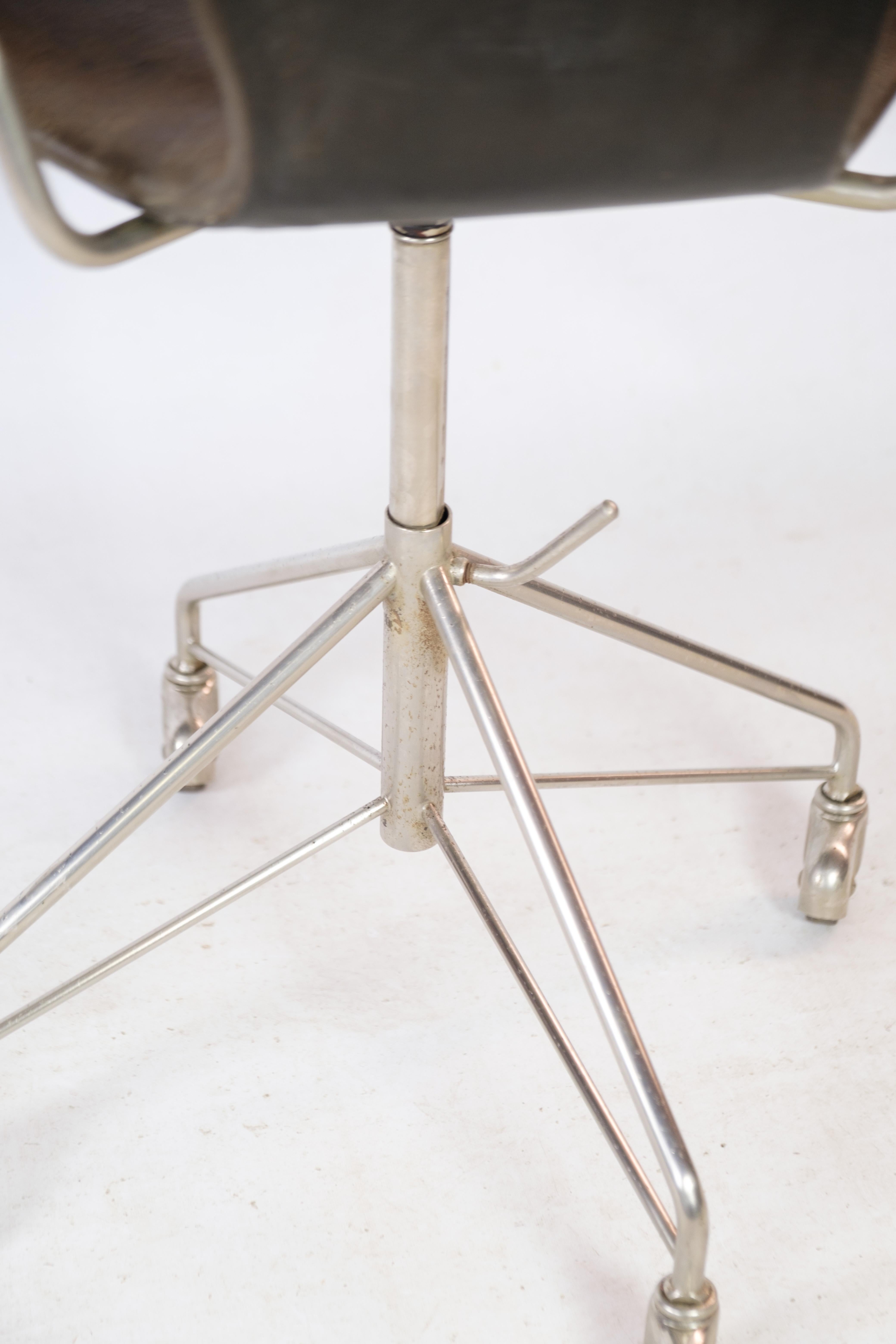 Sieben Bürostuhl, Modell 3217, frühe Auflage von Arne Jacobsen & Fritz Hansen (Aluminium) im Angebot