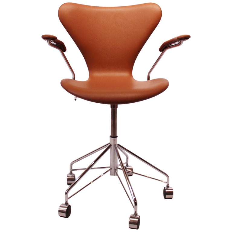 Seven Office Chair Model 3217 In Cognac Classic Leather Arne Jacobsen