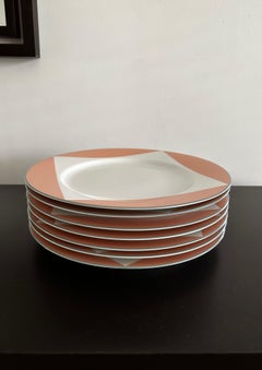 Siete platos "Peachtree" diseñados por Richard Meier para Swid Powell
