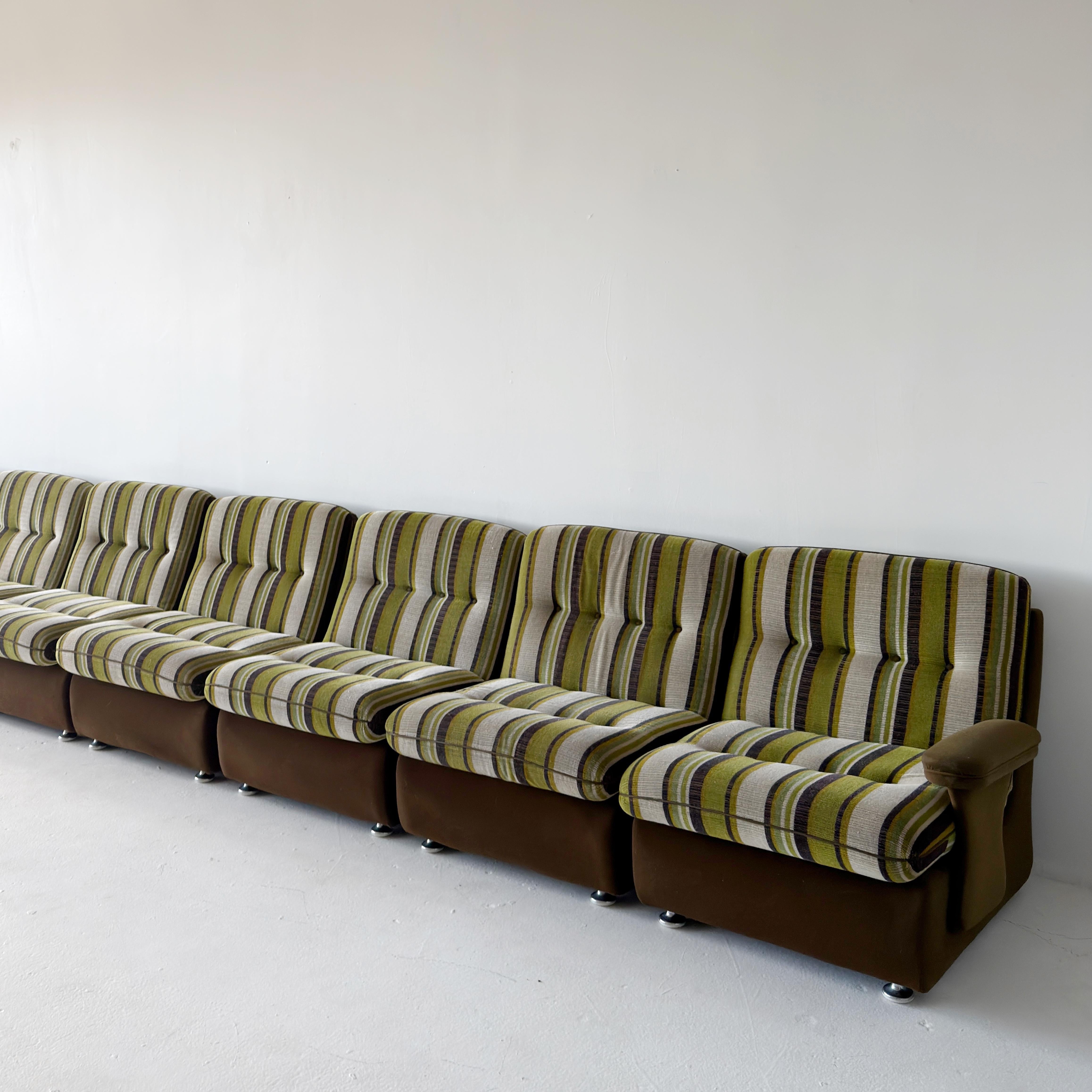 Mid-Century Modern seven-piece 1970s striped modular sofa and chairs For Sale