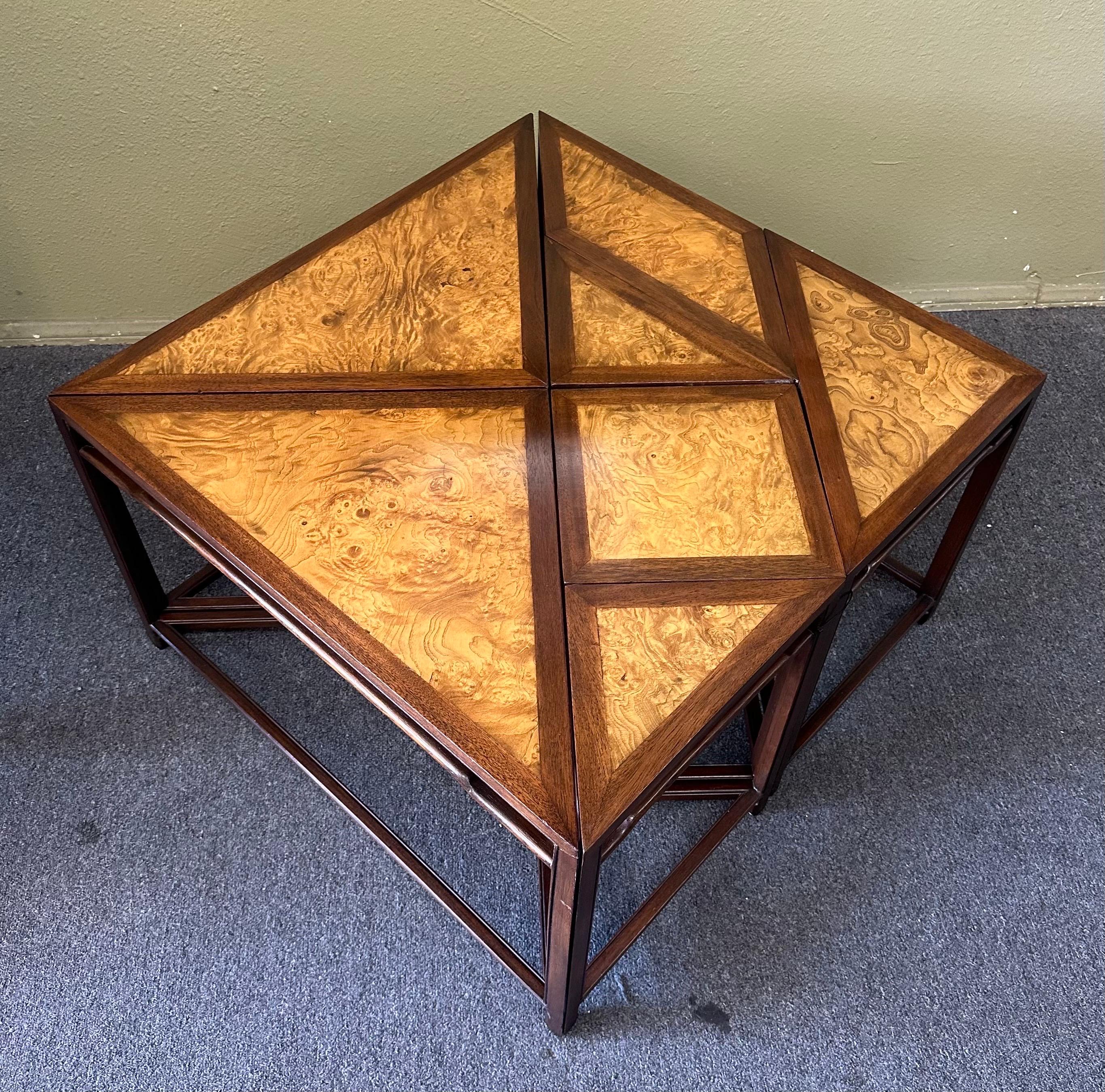 Bois Table basse Tangram géométrique en bois de ronce de sept pièces par Baker Furniture en vente