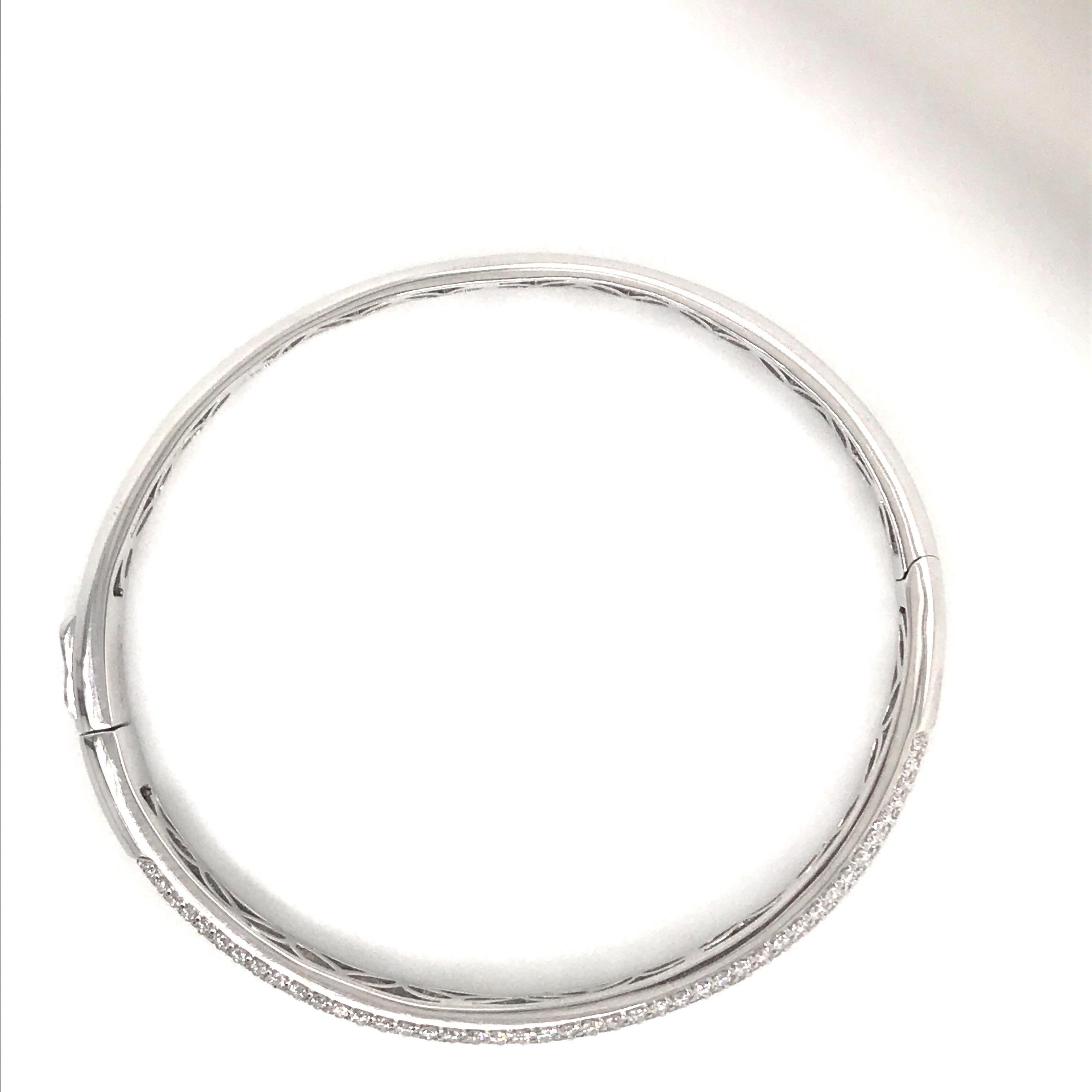Bracciale Bangel a sette file di diamanti da 3,75 carati in oro bianco 18 carati in vendita 1