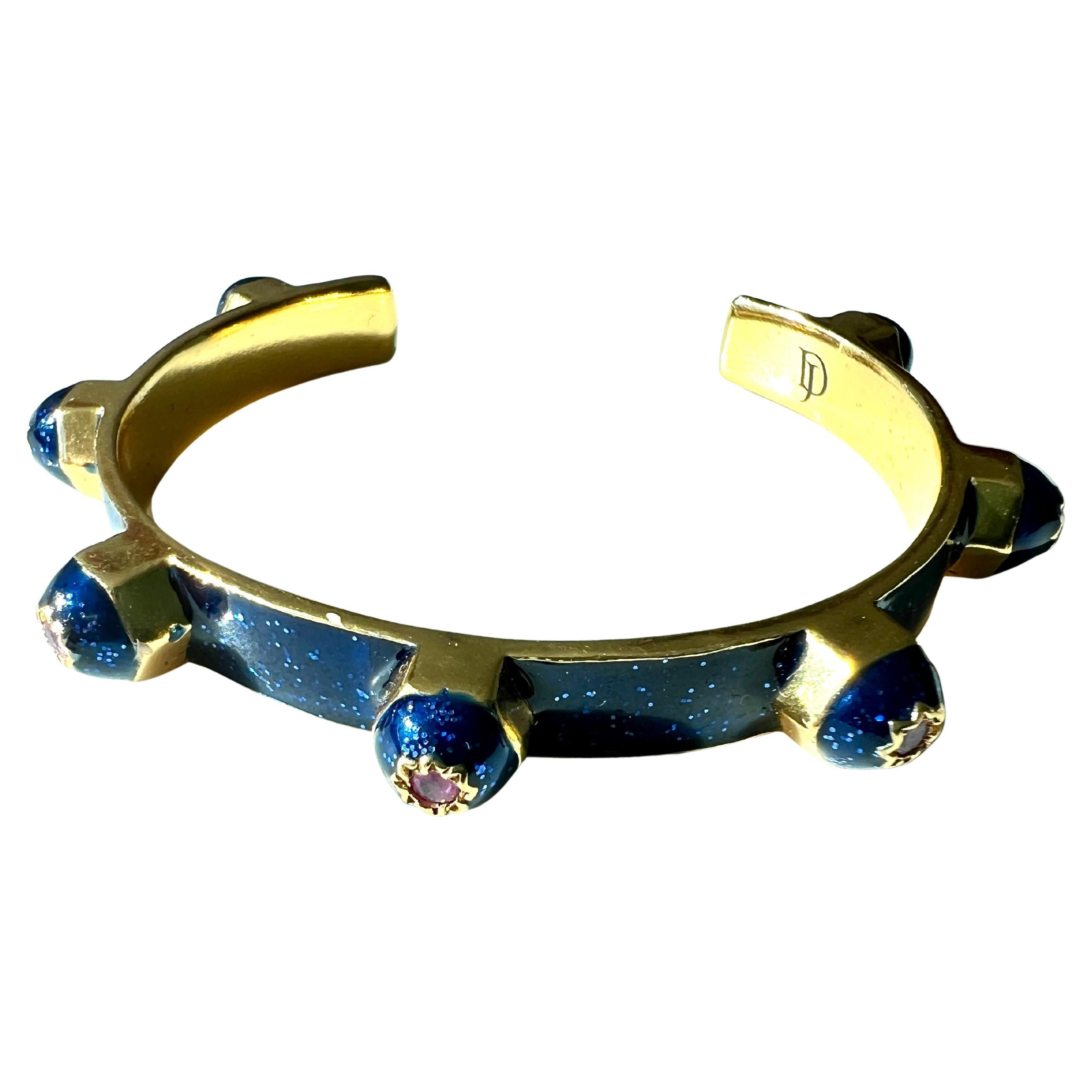 Bracelet manchette fantaisie en émail bleu avec rubis Neuf - En vente à Los Angeles, CA