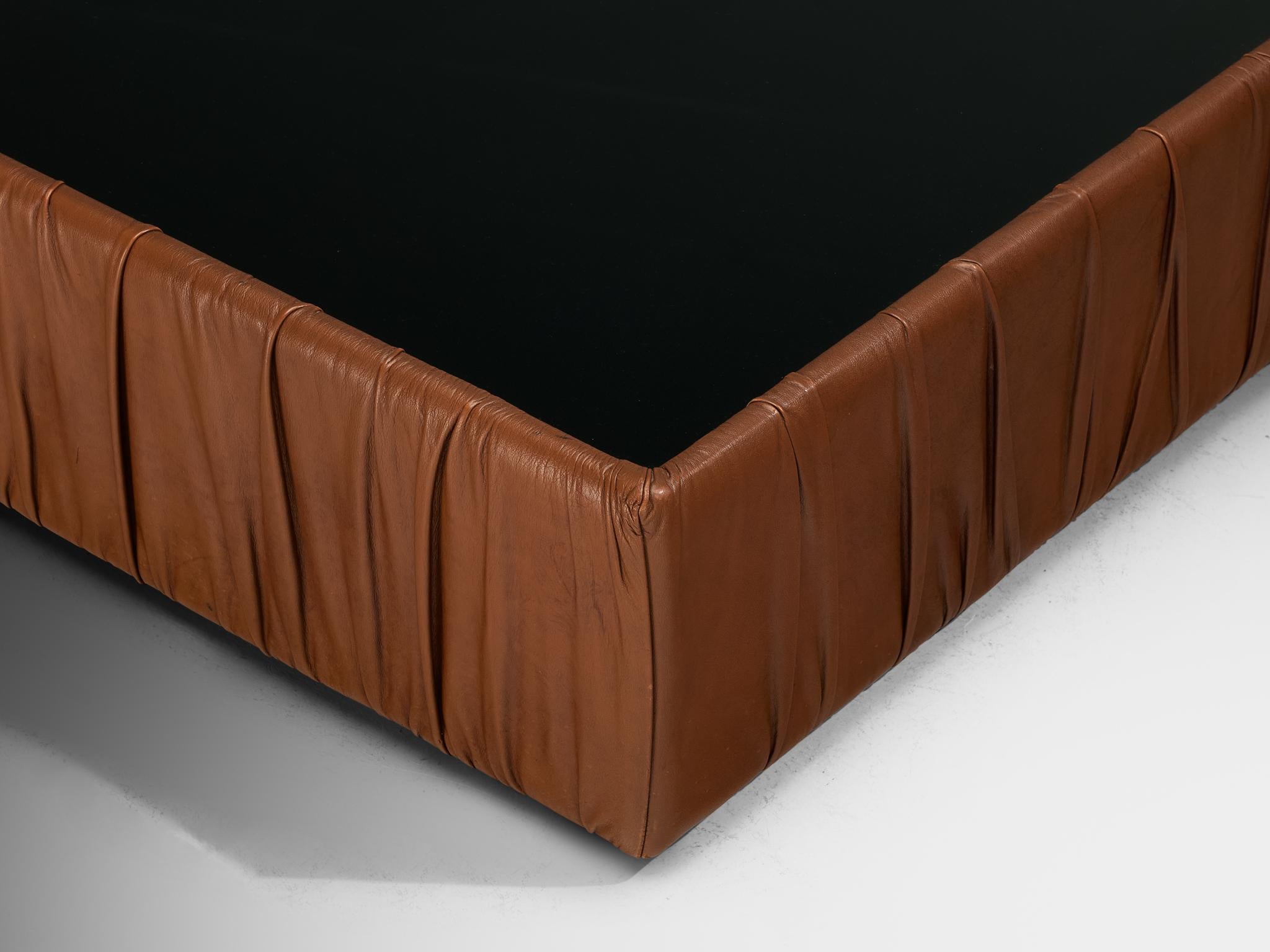 Seven Salotti Italian Coffee Table in Brown Leather and Black Glass For Sale 2