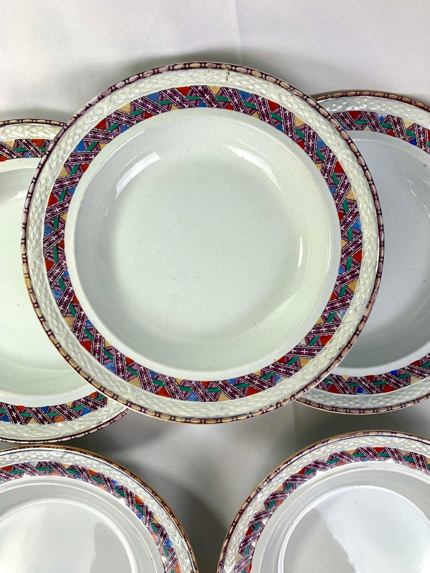 Ironstone Sette grandi ciotole per zuppa ispirate al plaid scozzese, Inghilterra, circa 1870 in vendita
