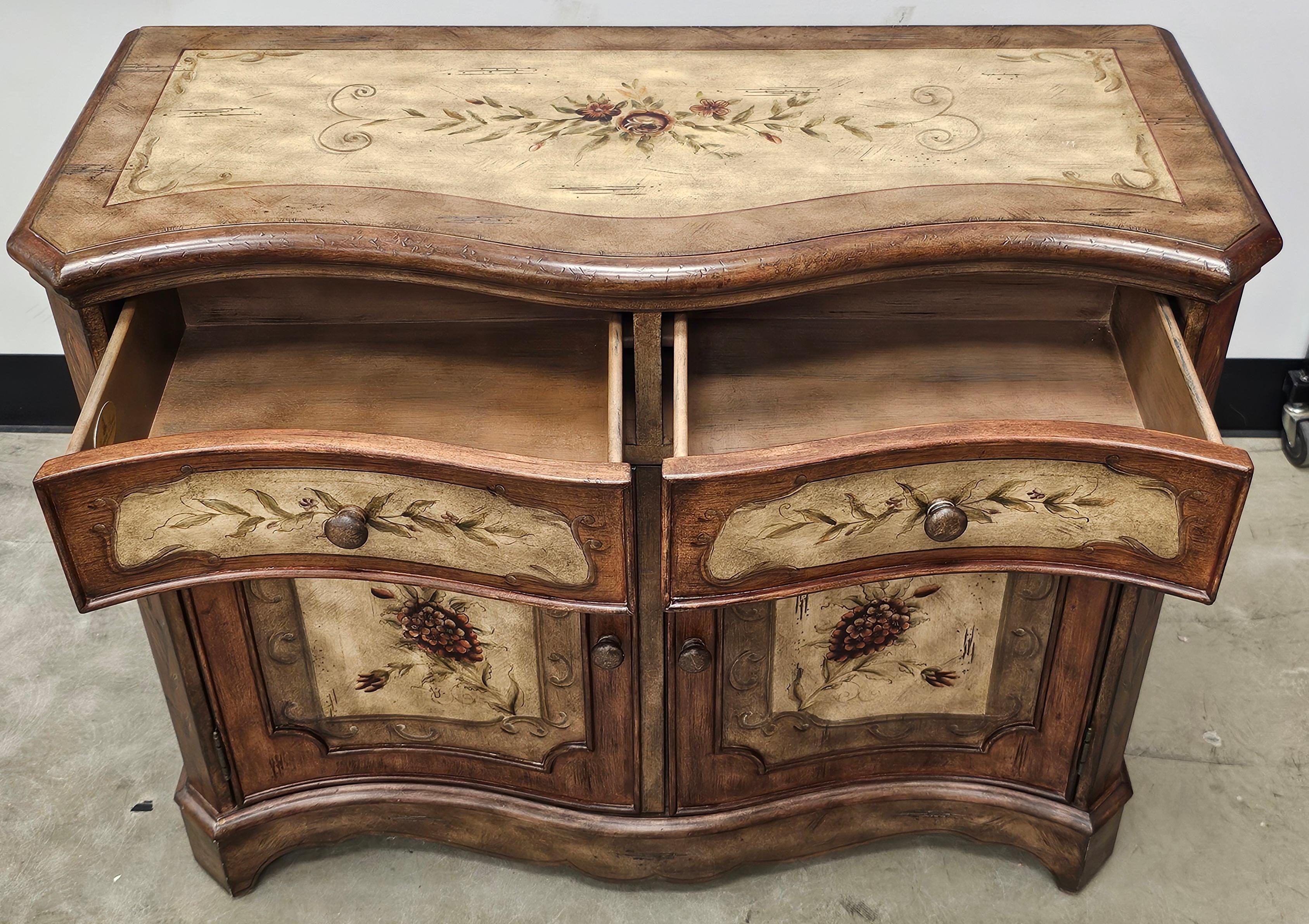 Seven Seas by Hooker Furniture Armadio a cassettoni con decorazioni floreali in legno di frutta in vendita 2