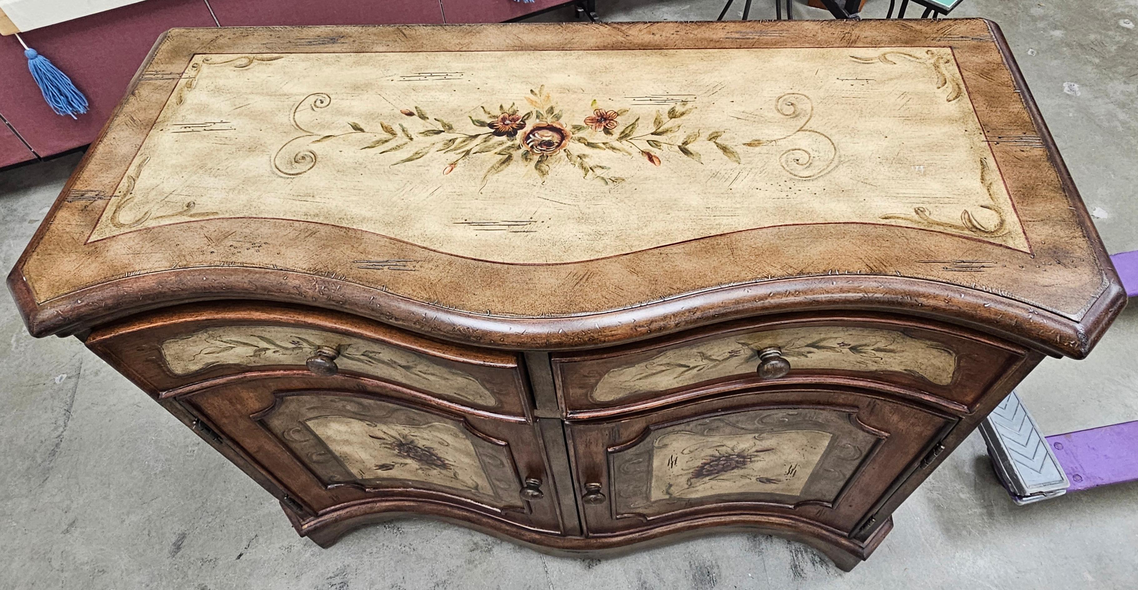 Seven Seas by Hooker Furniture Armadio a cassettoni con decorazioni floreali in legno di frutta in vendita 6