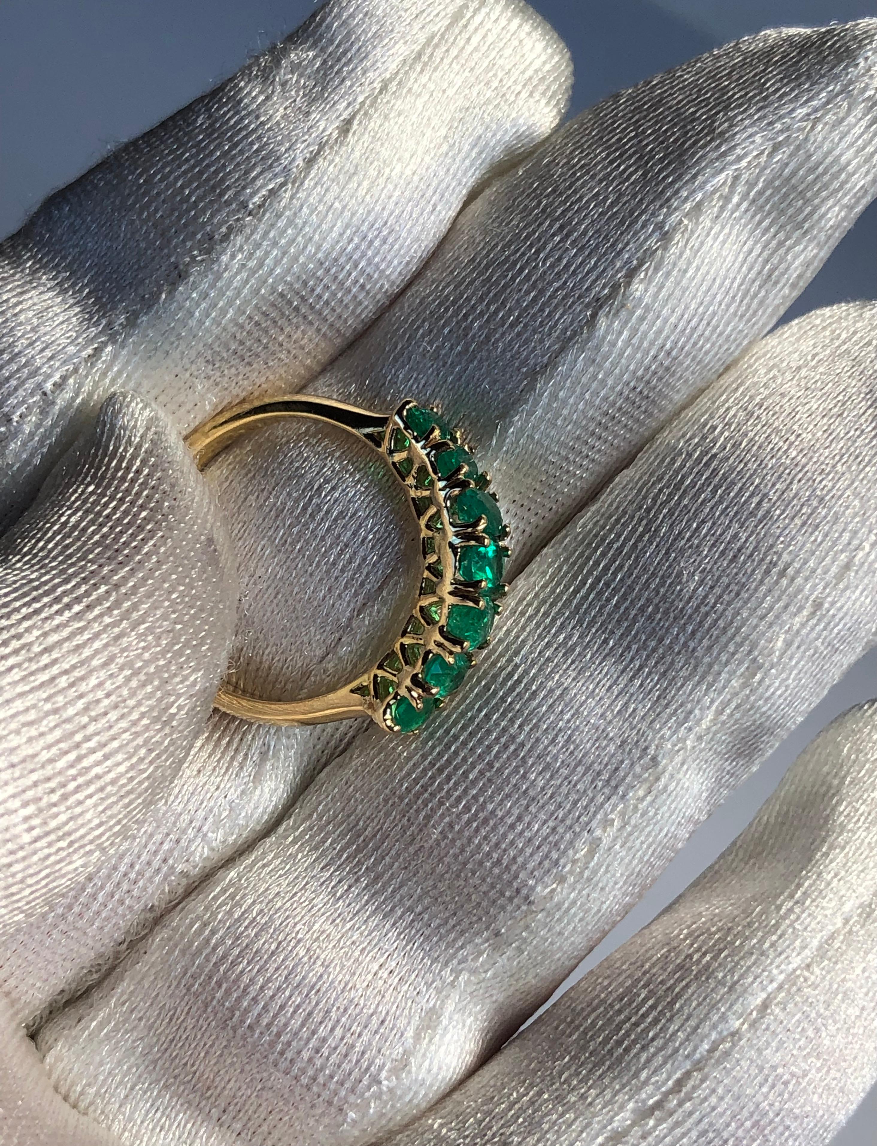 Seven Stone Colombian Natural Emerald 18 Karat Gold Ring For Sale 1