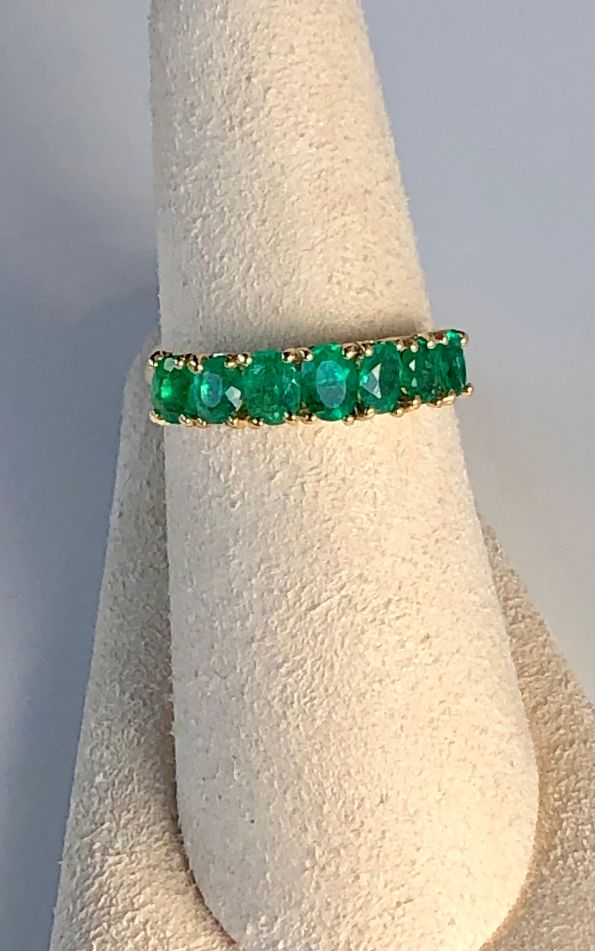 Women's Seven Stone Colombian Natural Emerald 18 Karat Gold Ring For Sale