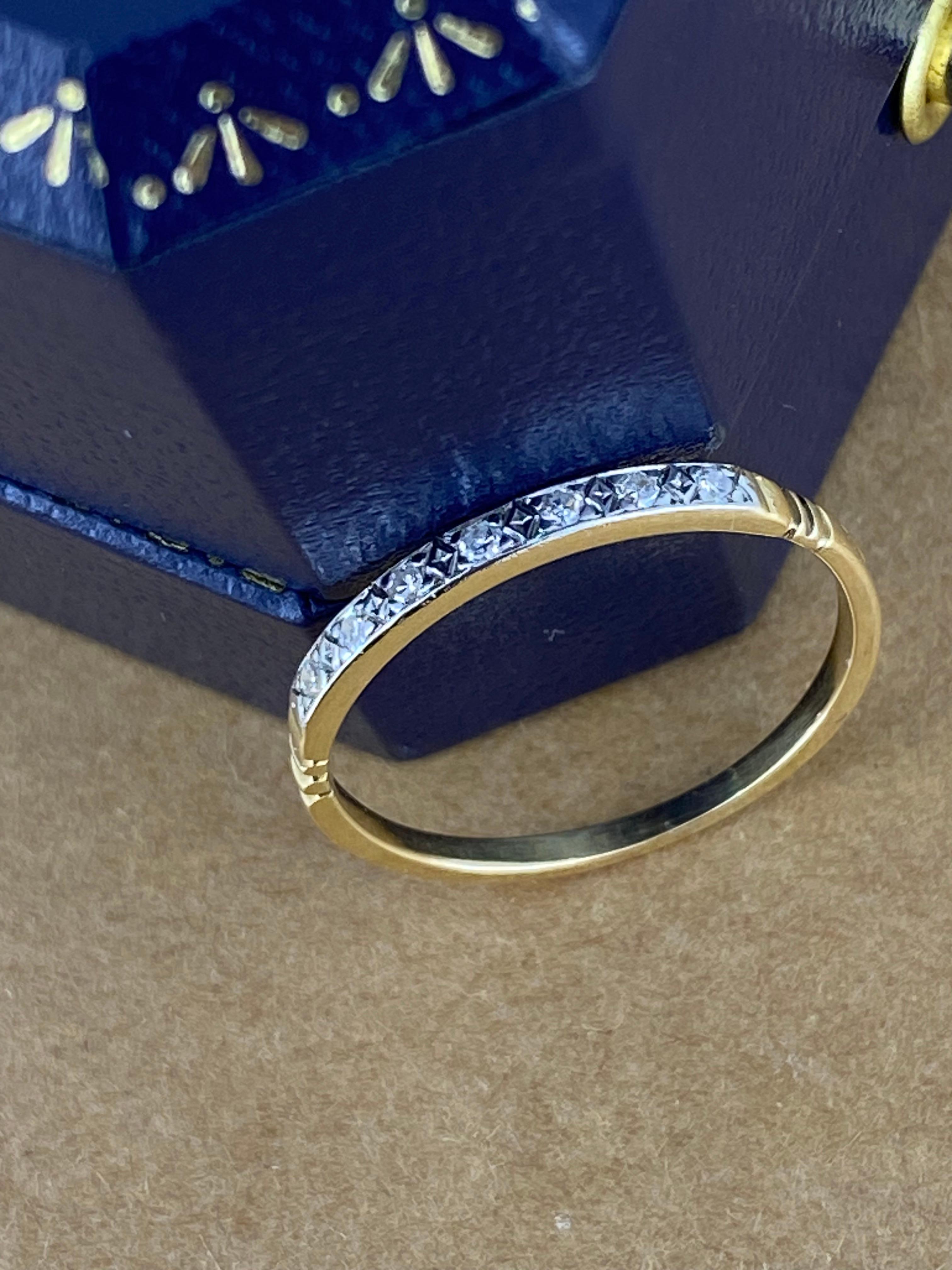 Rétro Bracelet rétro de style « Dearest » à sept pierres en or blanc et jaune 18 carats en vente