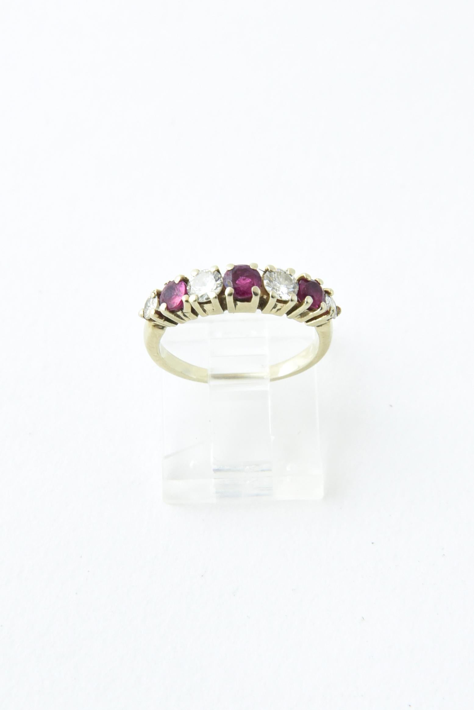 Round Cut Seven-Stone Diamond and Ruby Band Ring For Sale