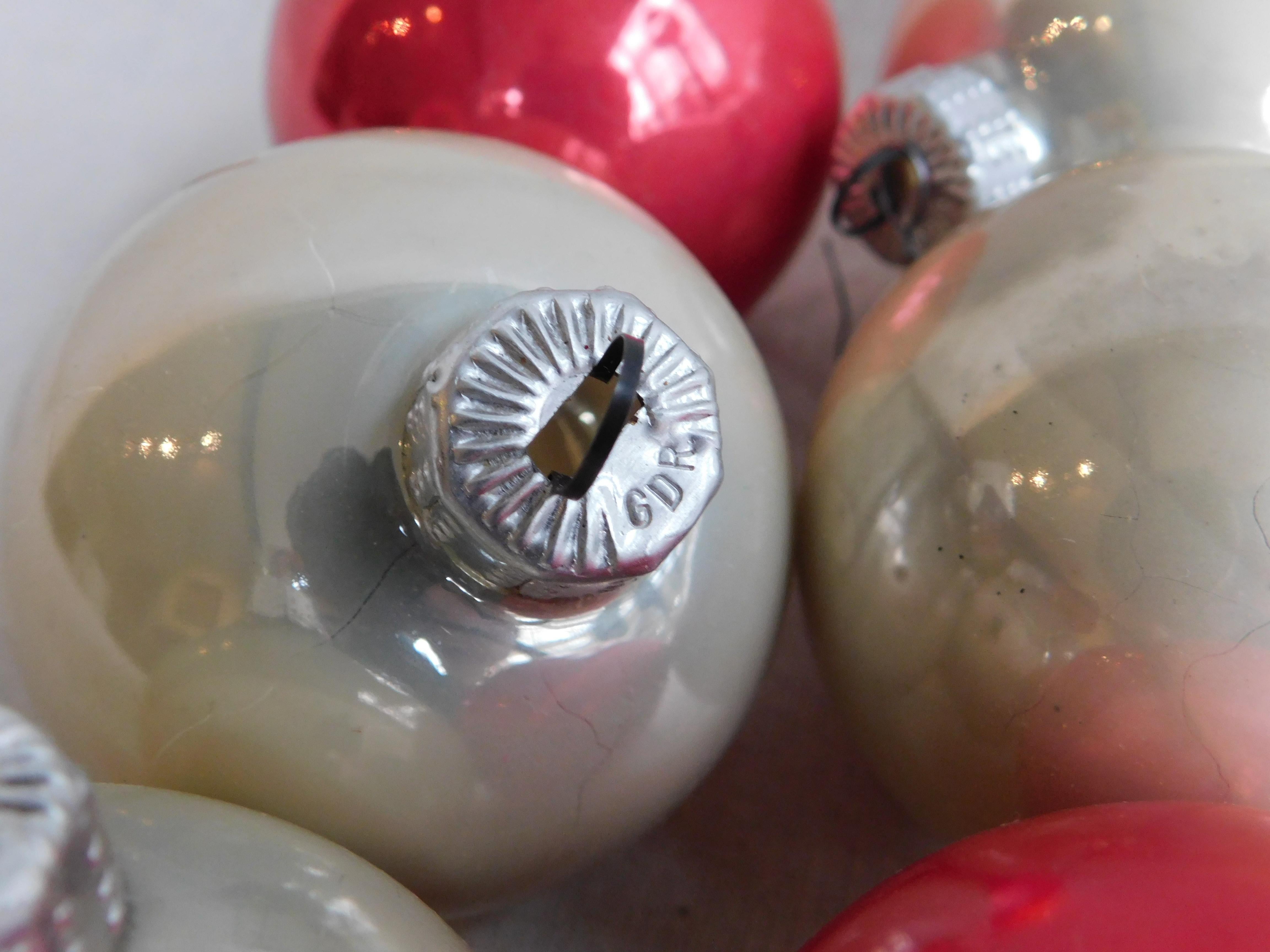 Seven Vintage German Mercury Glass Christmas Tree Ornaments (Moderne der Mitte des Jahrhunderts) im Angebot