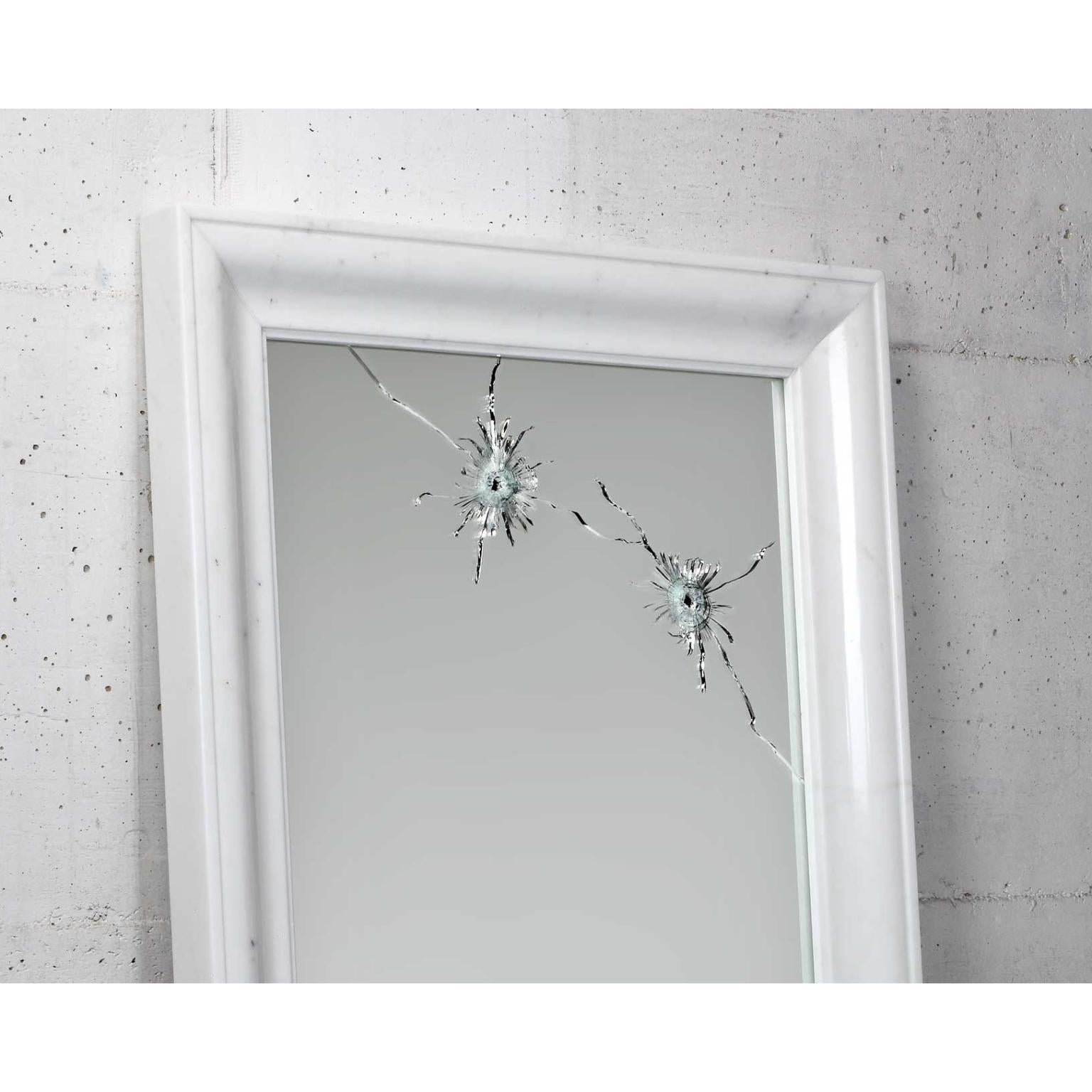 Postmoderno Specchio da parete rettangolare Seven Years con cornice in marmo di Barberini & Gunnell in vendita