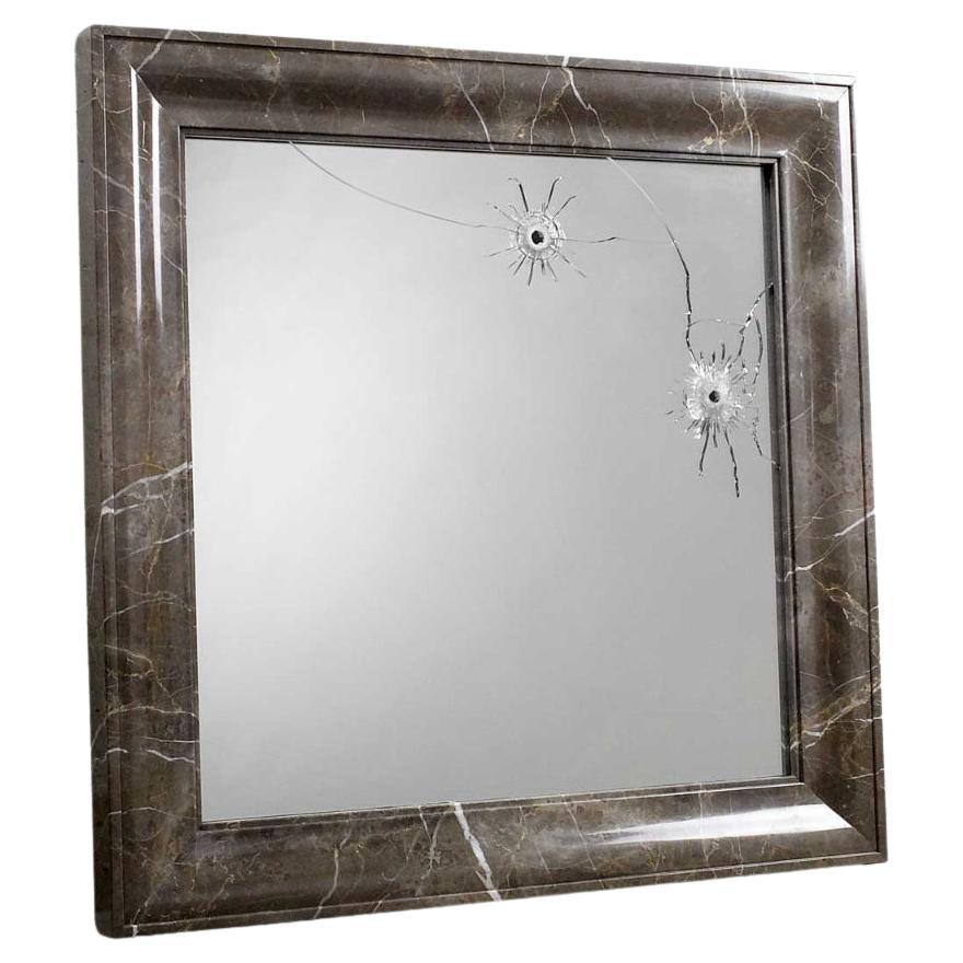 Specchio da parete quadrato Seven Years con cornice in marmo di Barberini & Gunnell