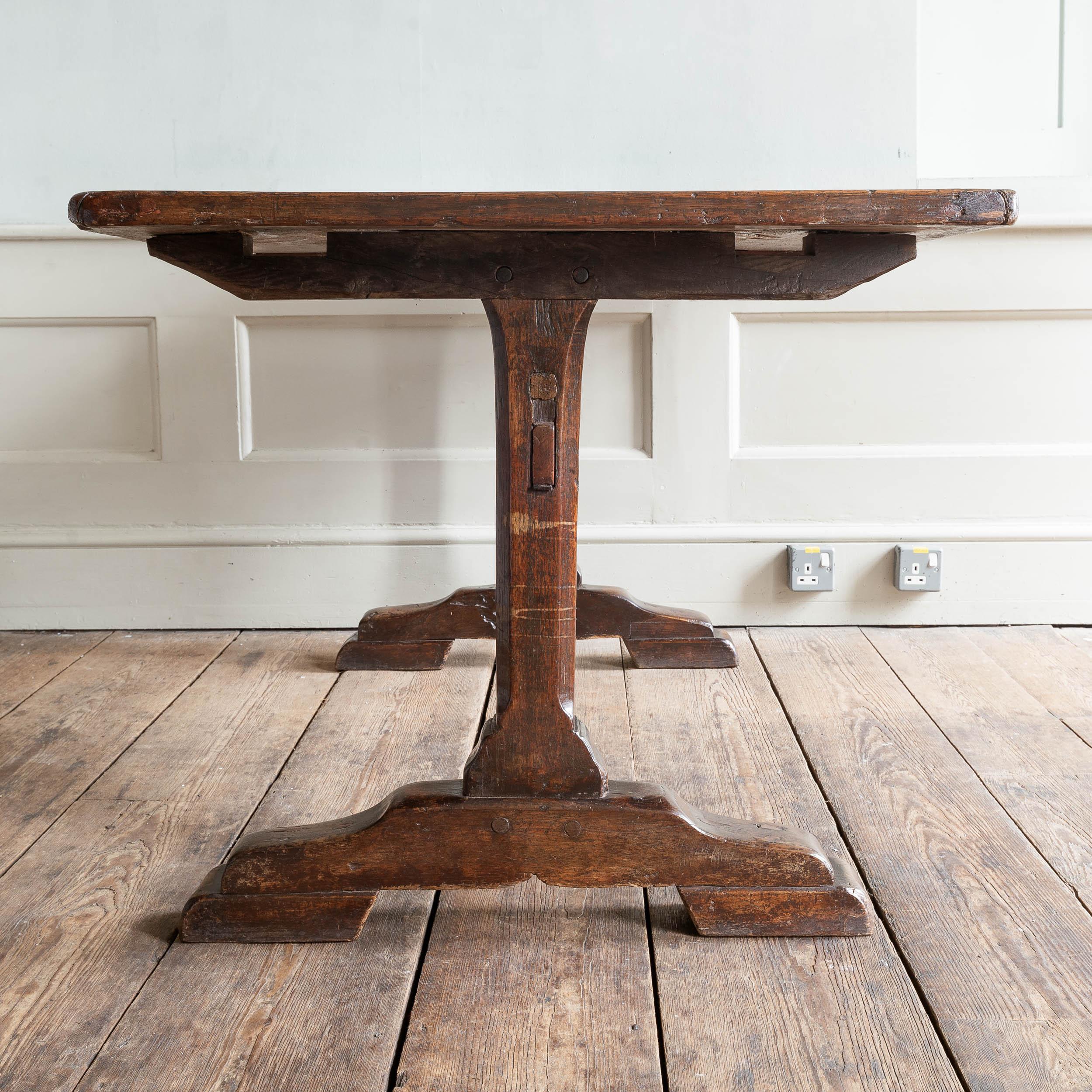 Seventeenth Century English Oak Joined Dining Table For Sale 6