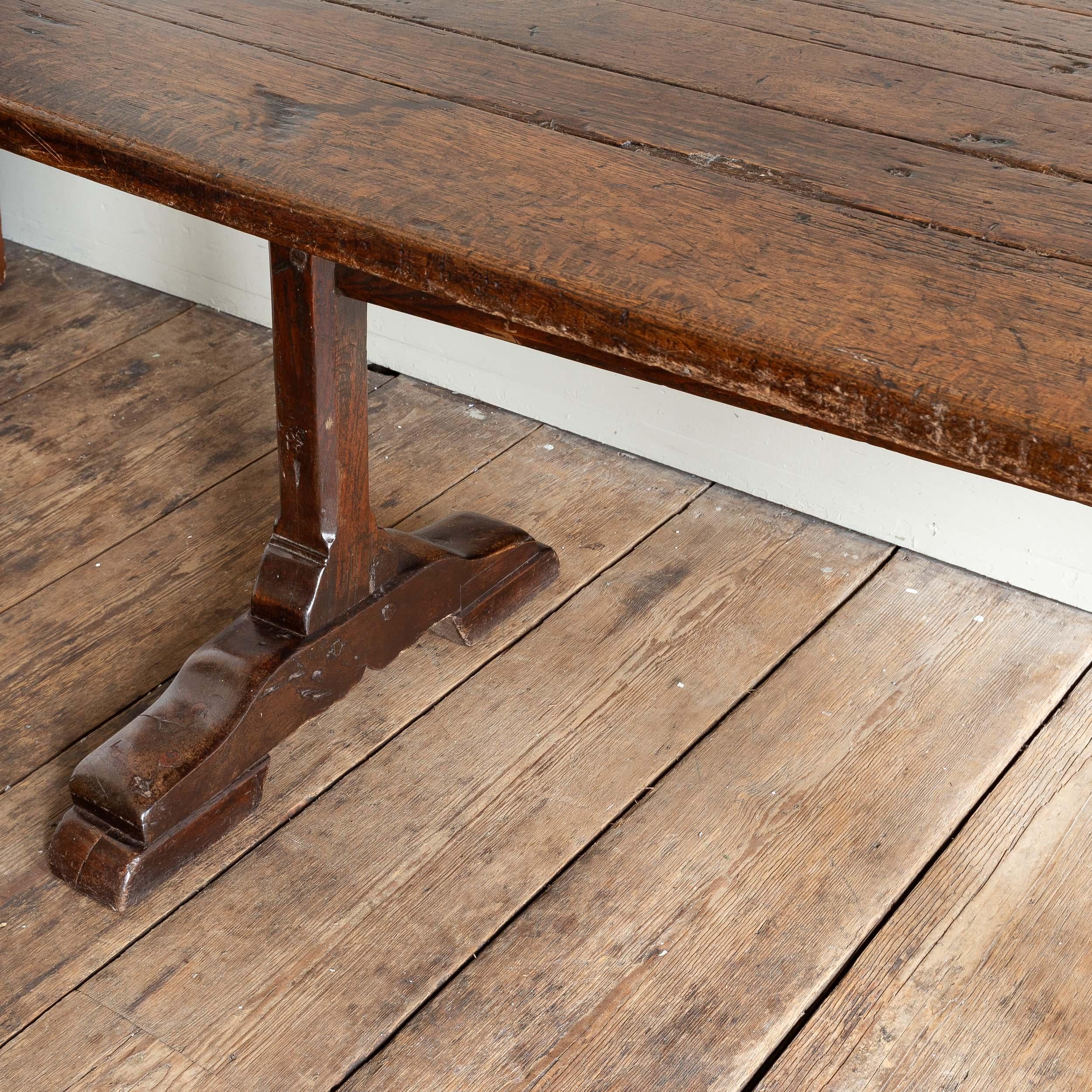 Seventeenth Century English Oak Joined Dining Table For Sale 1