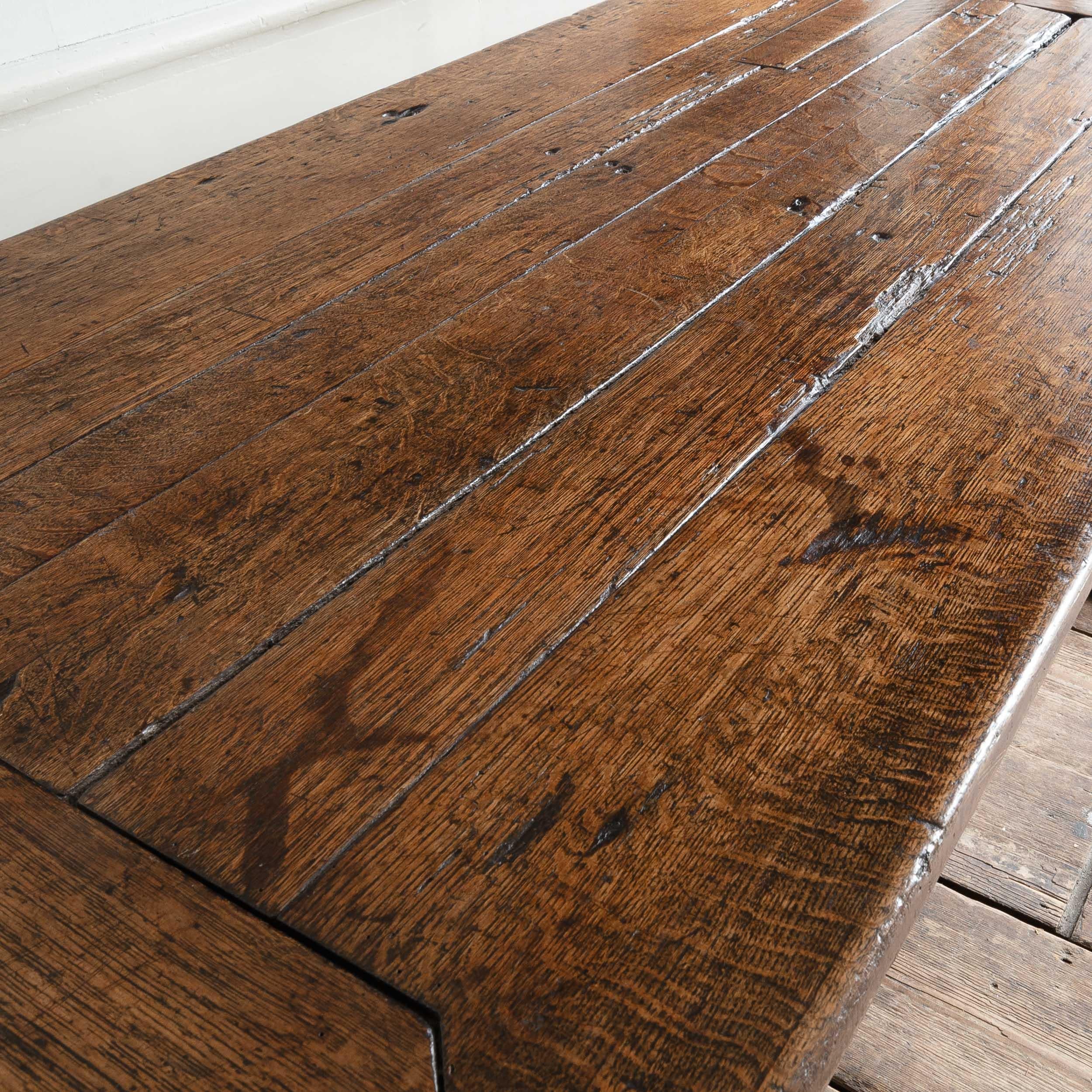 Seventeenth Century English Oak Joined Dining Table For Sale 2
