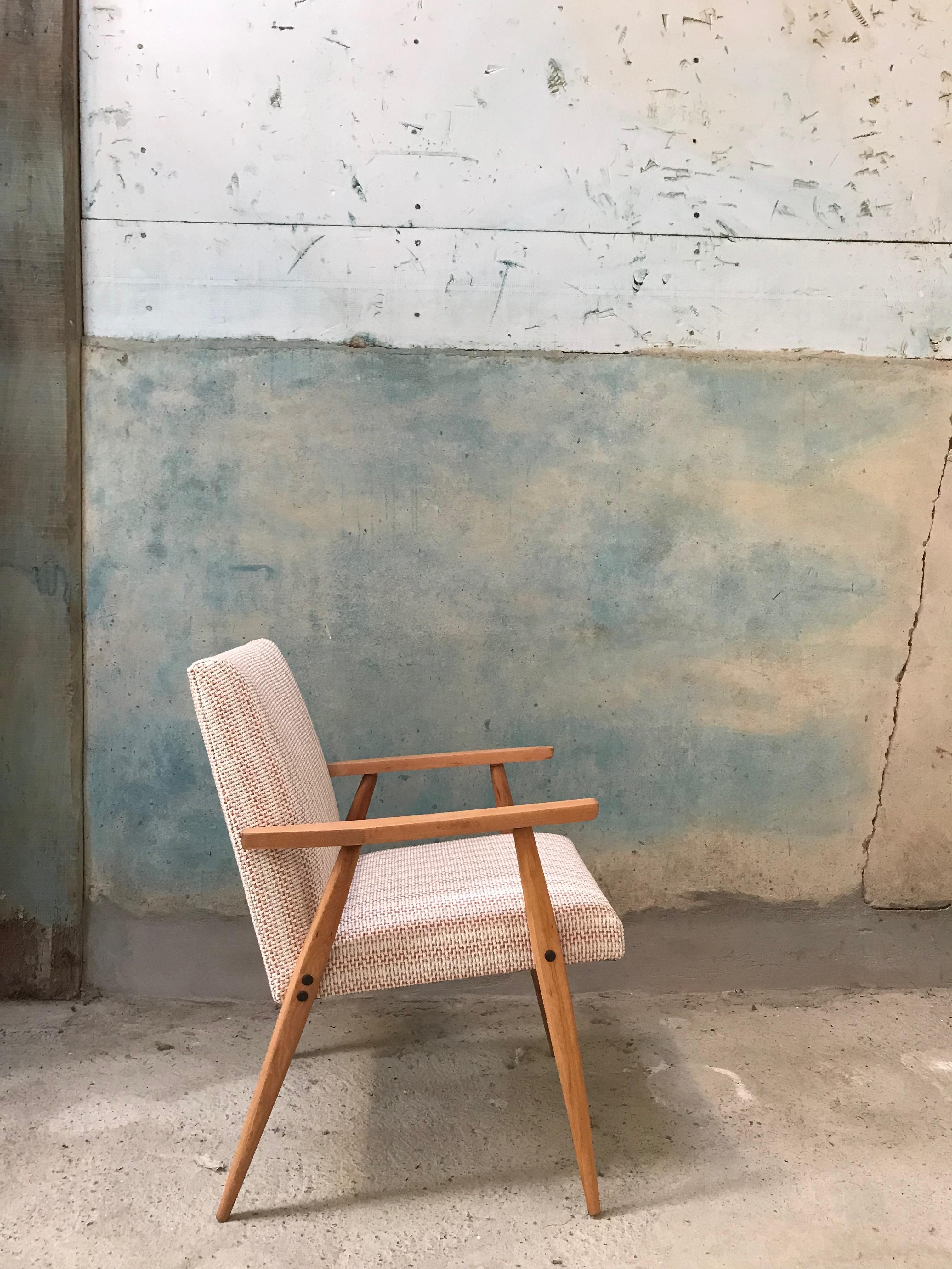 Seventies Armchair Completely Restored In Good Condition For Sale In PLOUGUIEL, FR