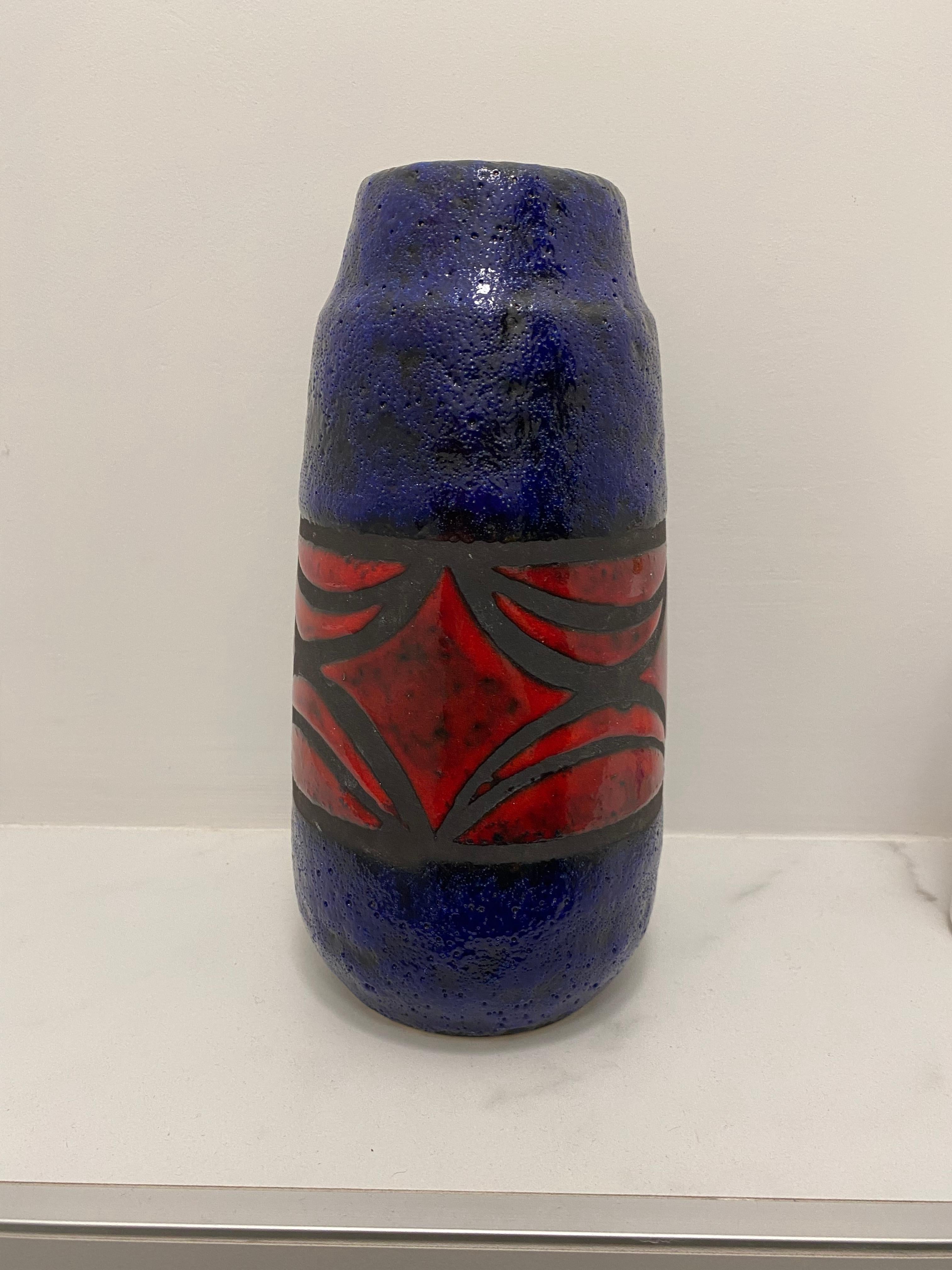 Vase Fat Lava joliment coloré datant des années soixante-dix.