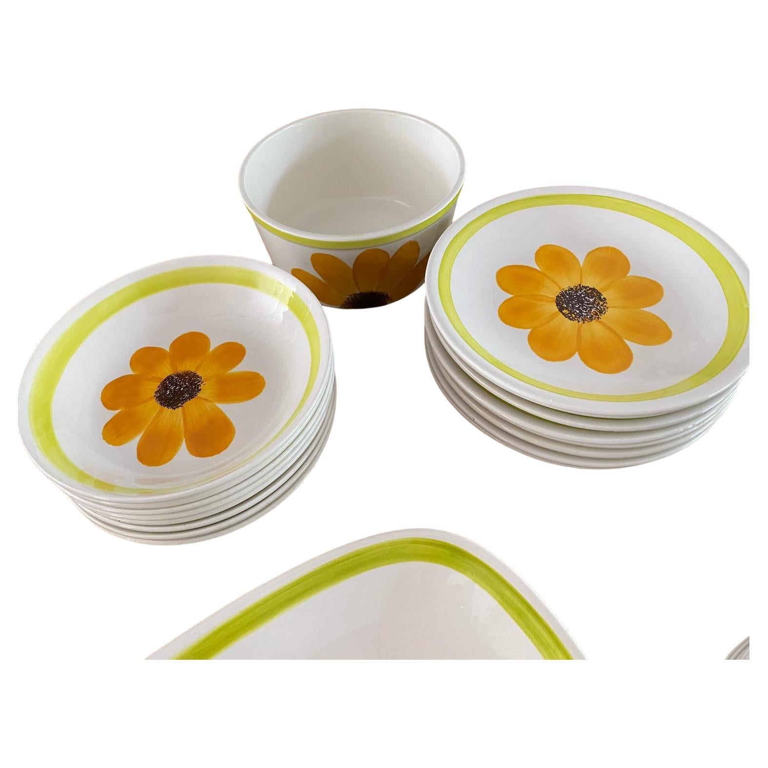 Seventies Hand-Painted Tableware by Gien France 26 Pcs For Sale