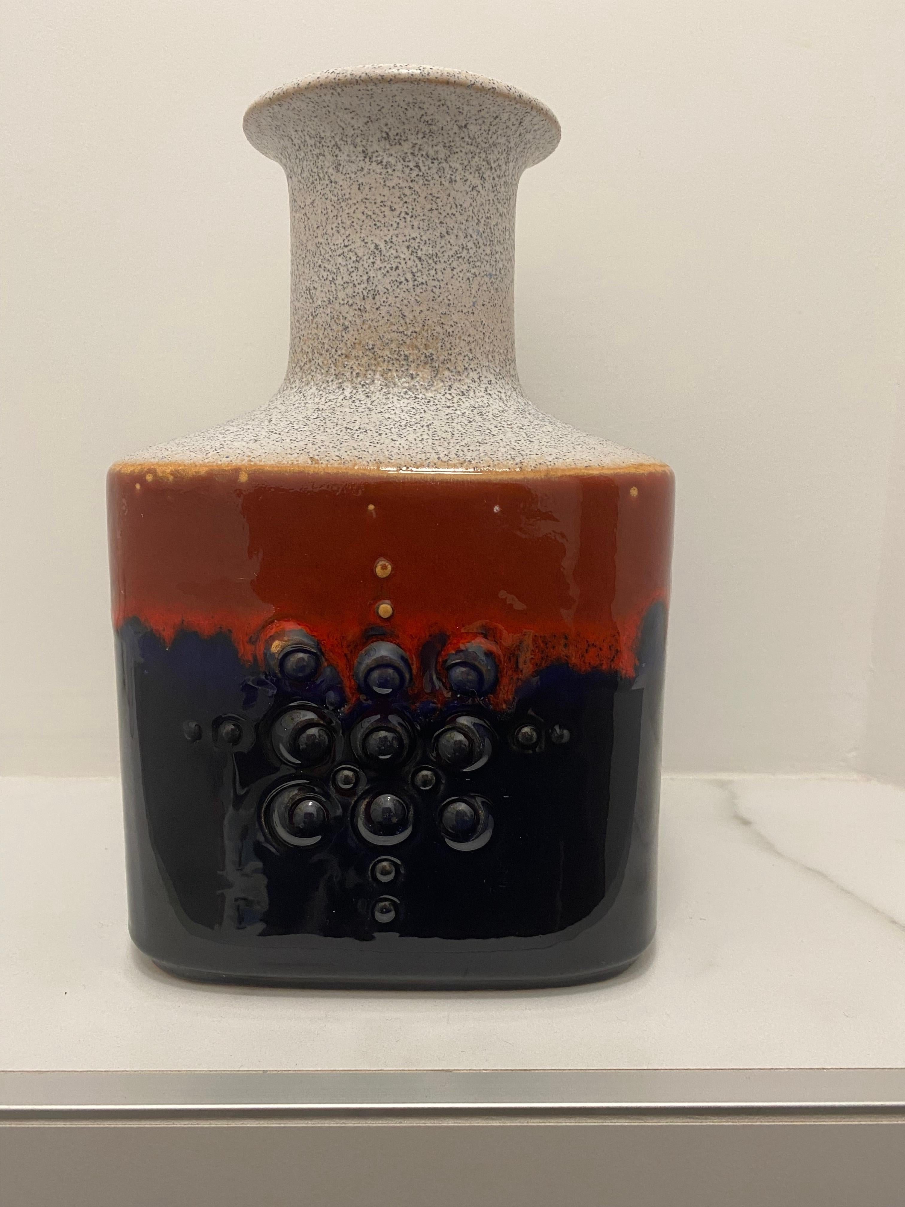 Modello molto bello di un vaso Carstens Keramik degli anni '70.