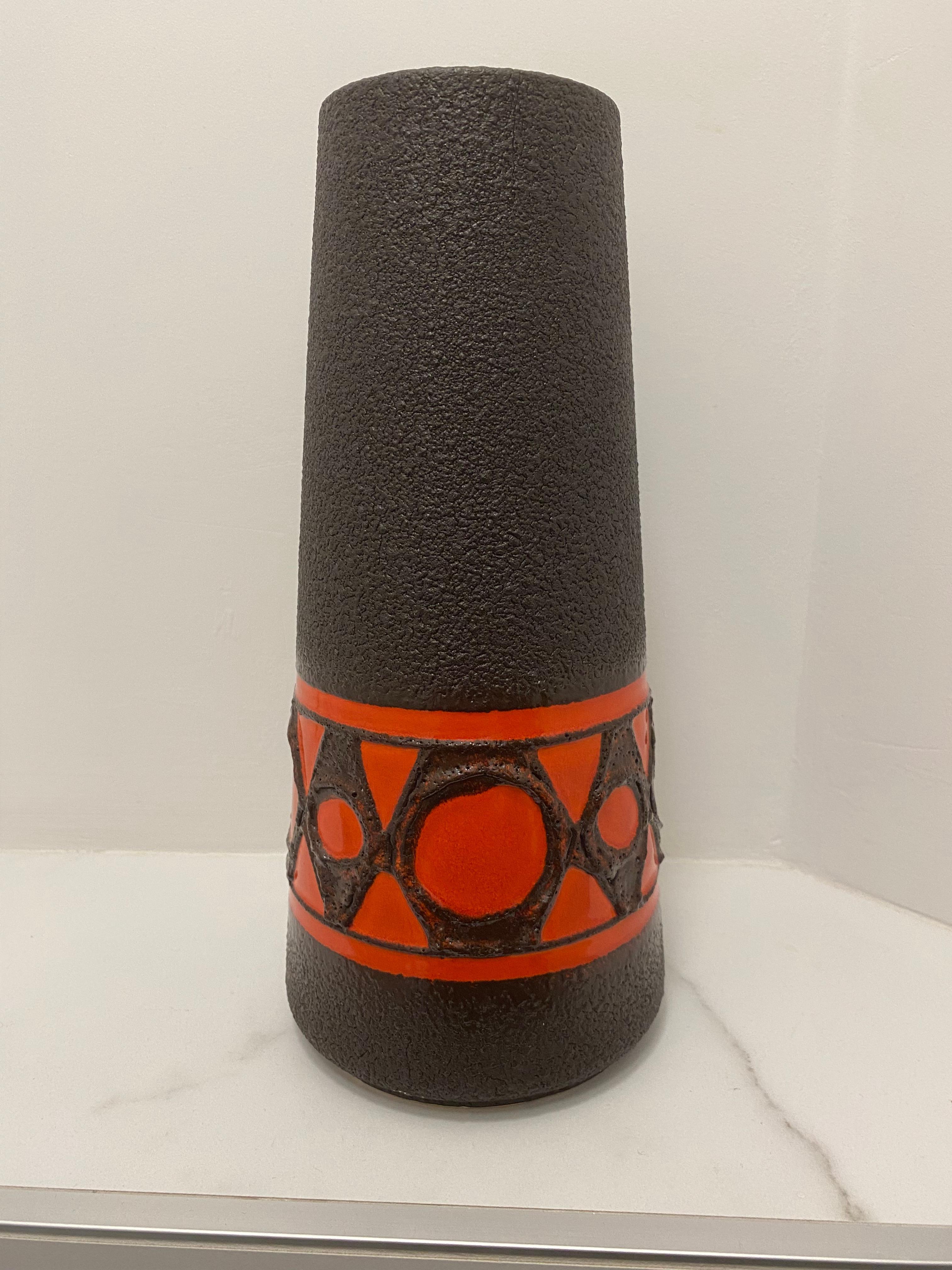 Tedesco Vaso degli anni '70 realizzato da Schlossberg Keramik Germania in vendita