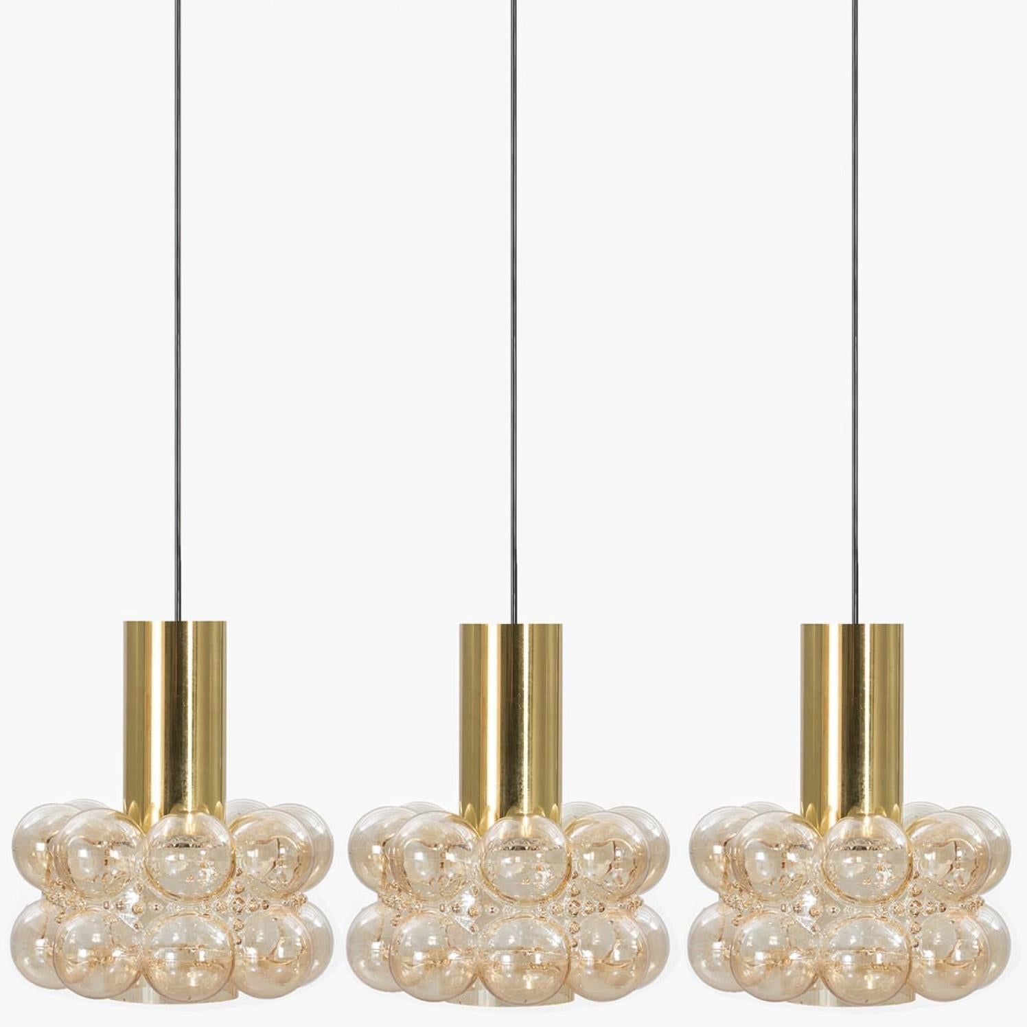 Mehrere schöne Pendelleuchten aus Blasenglas von Helena Tynell, 1960 im Angebot 1