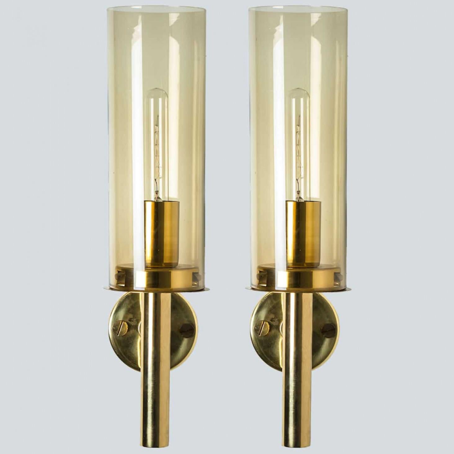 Varios apliques de latón y cristal, Hans Agne Jakobsson, 1960 en venta 3