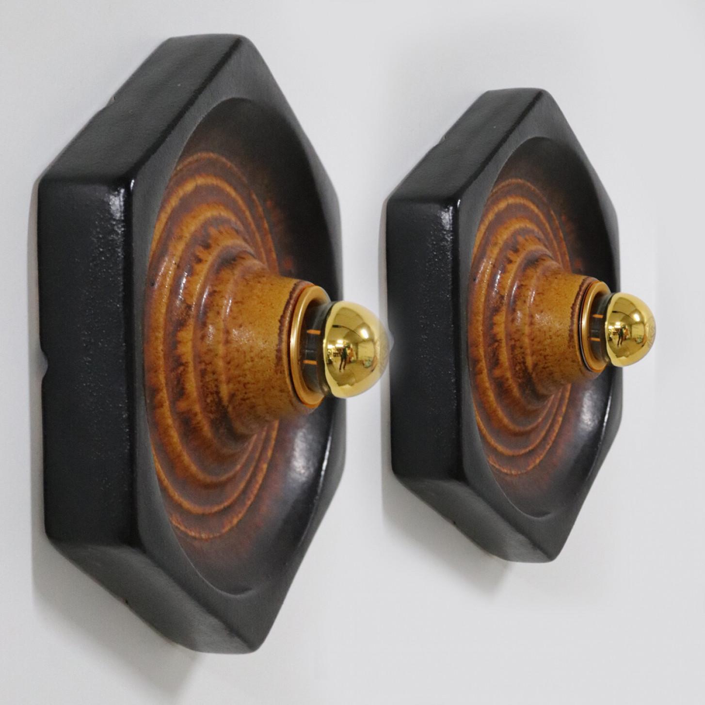 Mid-Century Modern Plusieurs lampes murales mixtes en céramique émaillée dans les tons Brown, 1970 en vente