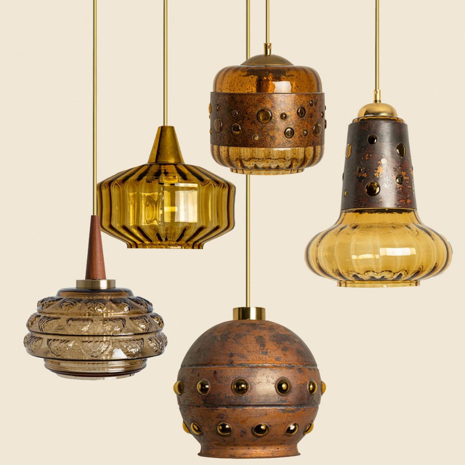 Diverse lampade a sospensione brutaliste in vetro e rame nello stile di Nanny Still, 1960 in vendita 7