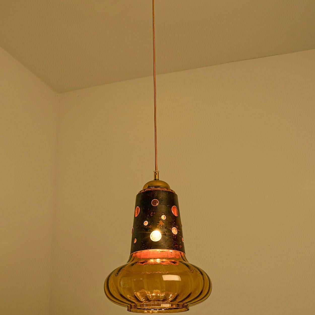 Several Brutalist Copper Glass Pendant Lamp in the style of Nanny Still, 1960 Otro en venta