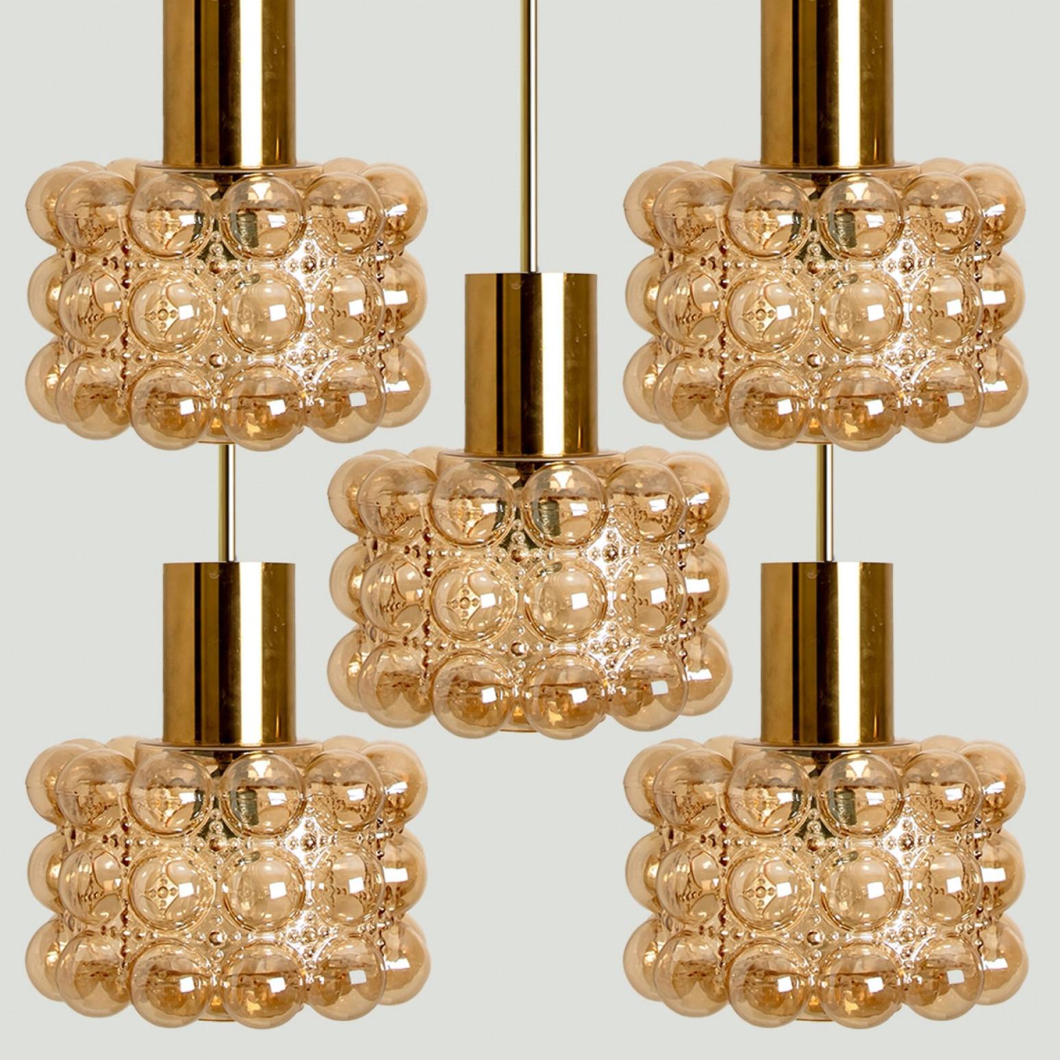 Varias lámparas colgantes de vidrio burbuja de Helena Tynell, 1960 en venta 4