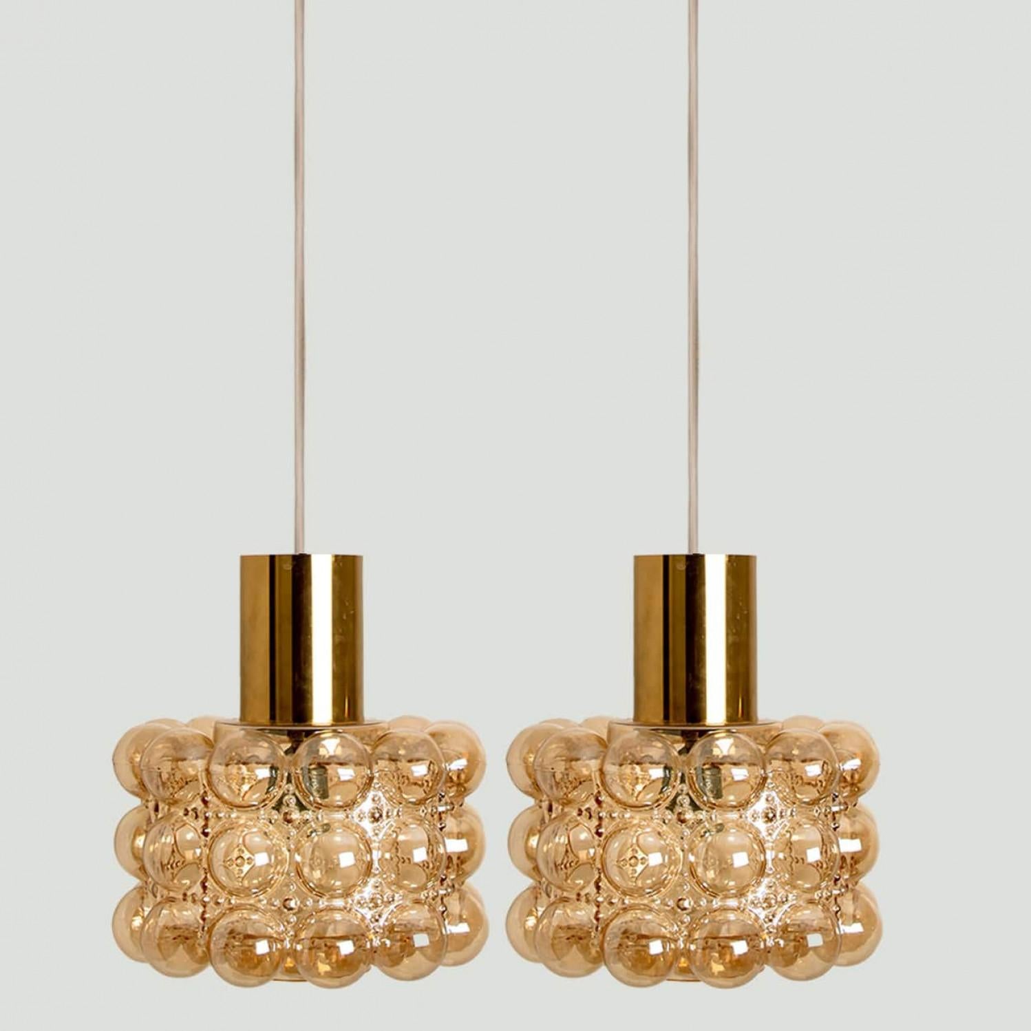 Varias lámparas colgantes de vidrio burbuja de Helena Tynell, 1960 Austríaco en venta