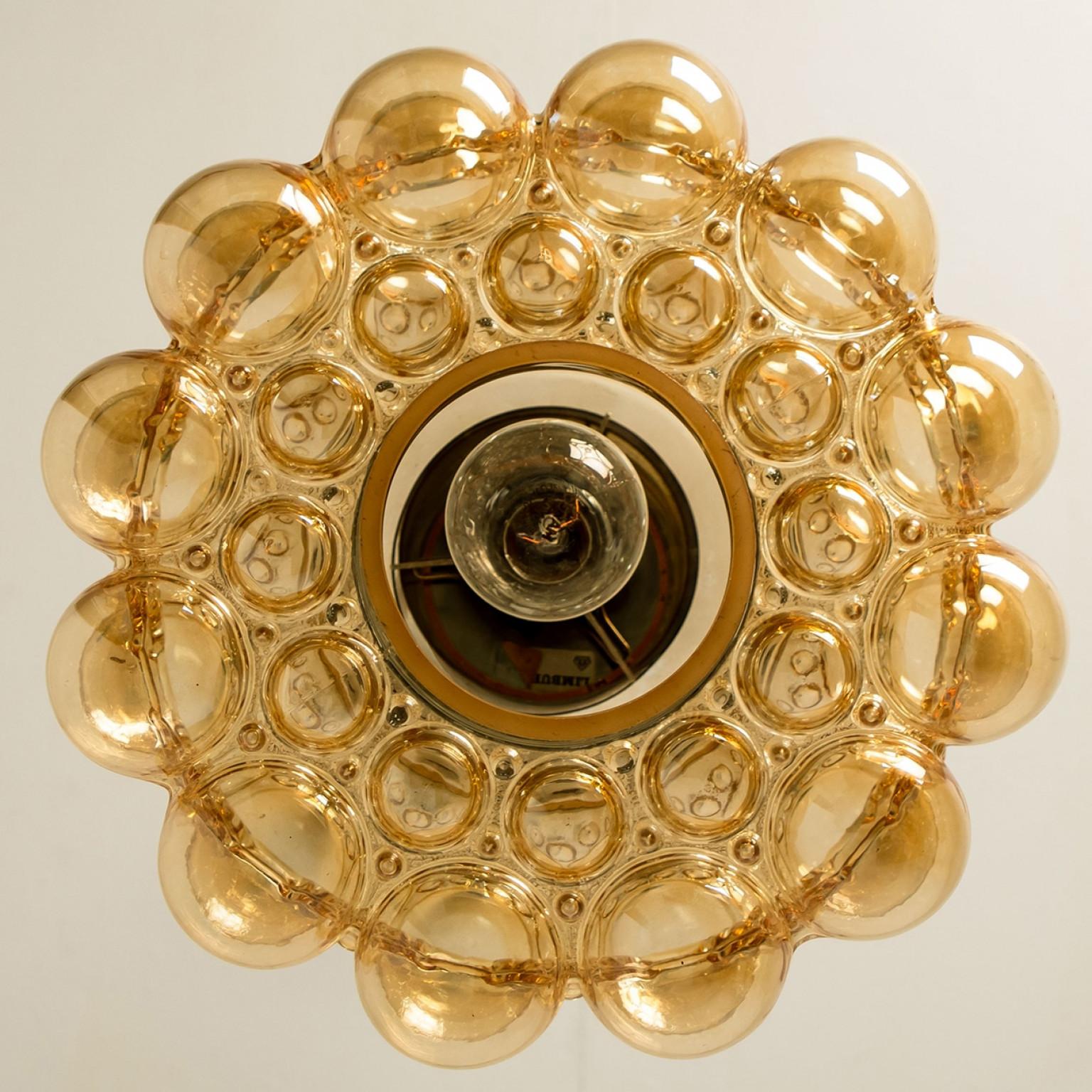 Varias lámparas colgantes de vidrio burbuja de Helena Tynell, 1960 en Bueno estado para la venta en Rijssen, NL