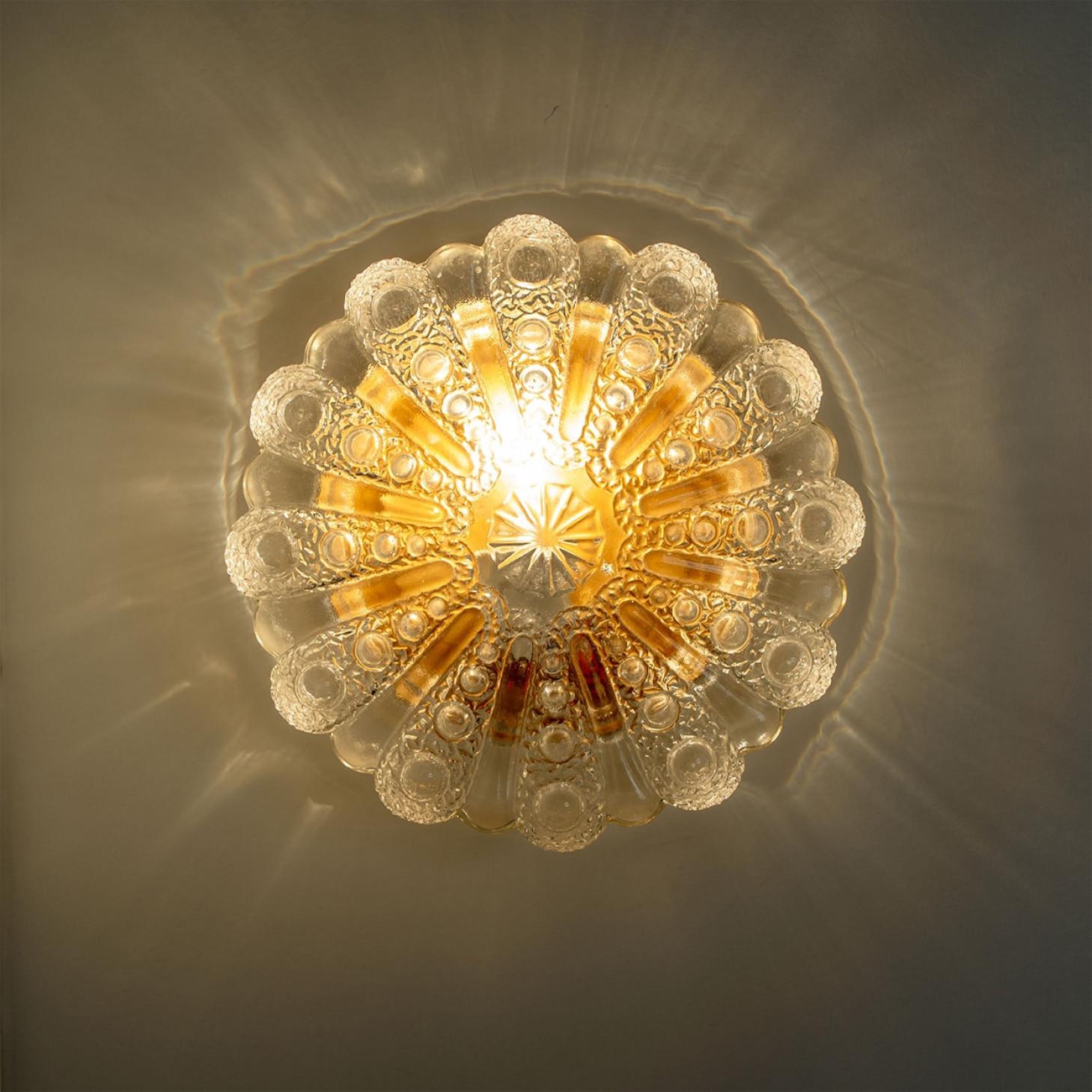 Plusieurs Lights/Flushs en verre bullé dans le style de Tynell, 1960 en vente 3
