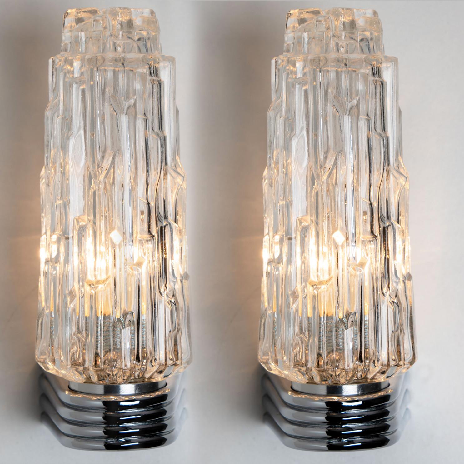 Several Chrome Clear Glass Sconces, 1960 In Good Condition For Sale In Rijssen, NL