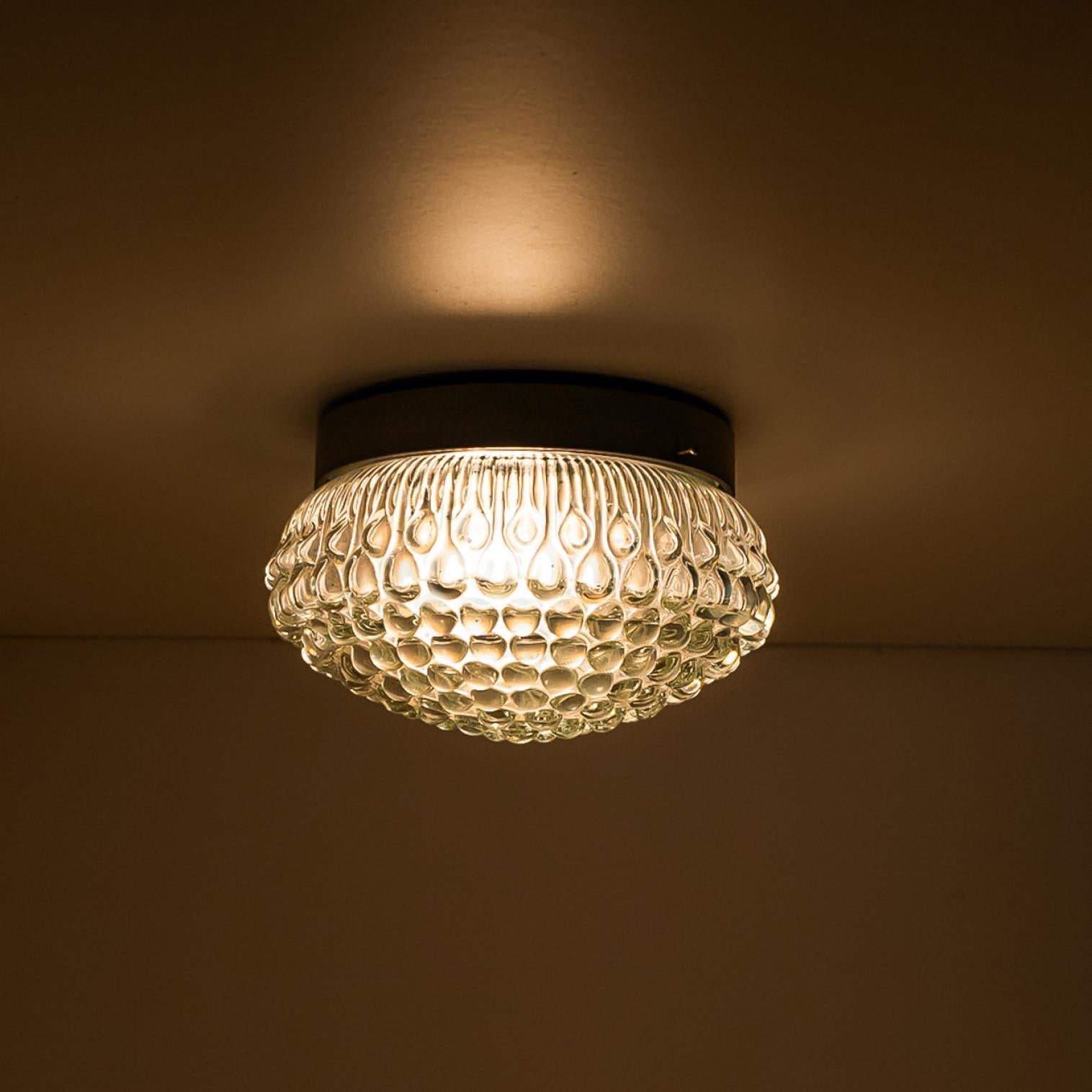 XX secolo Diverse lampade da parete circolari in vetro di Helena Tynell, 1970 in vendita