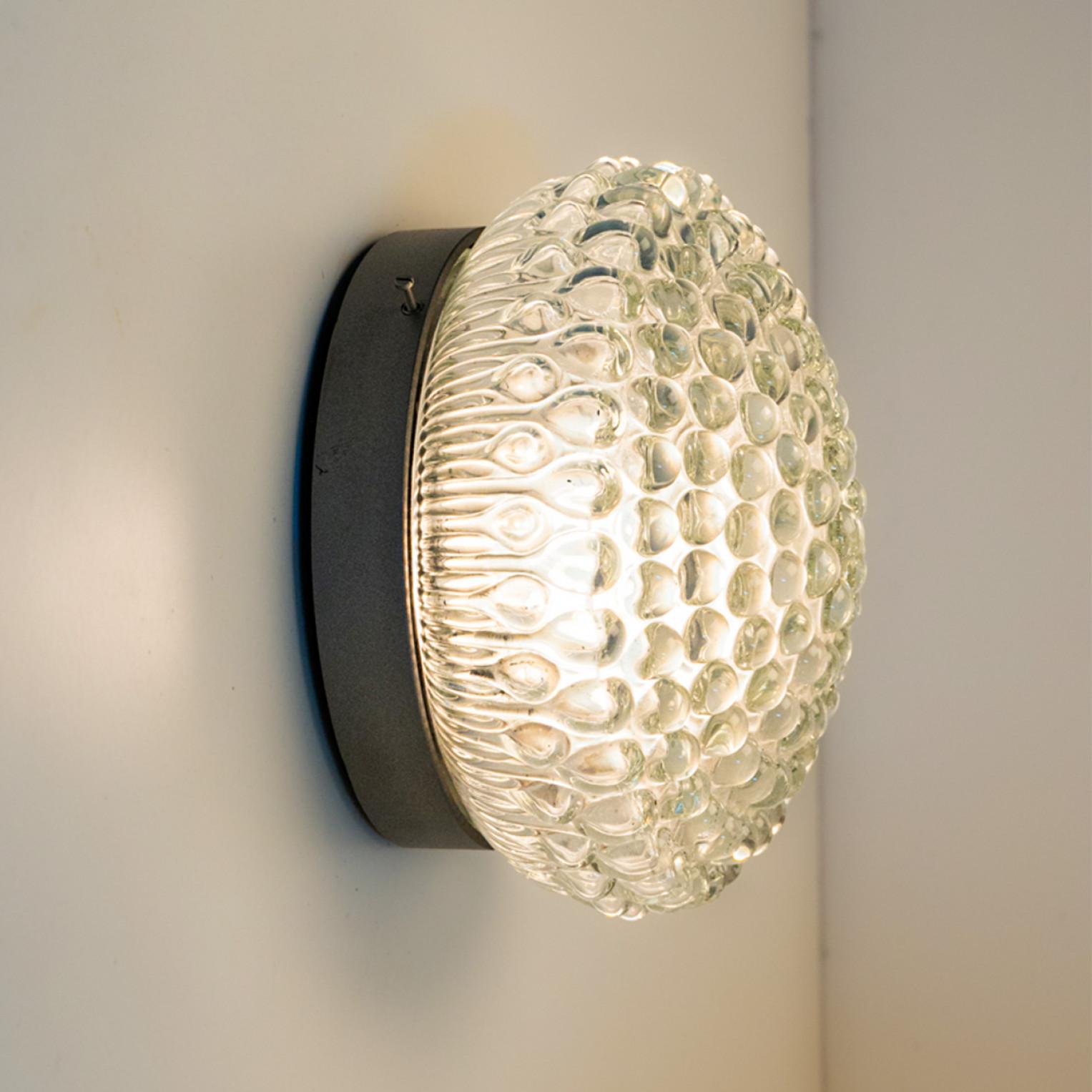 Diverse lampade da parete circolari in vetro di Helena Tynell, 1970 in vendita 1