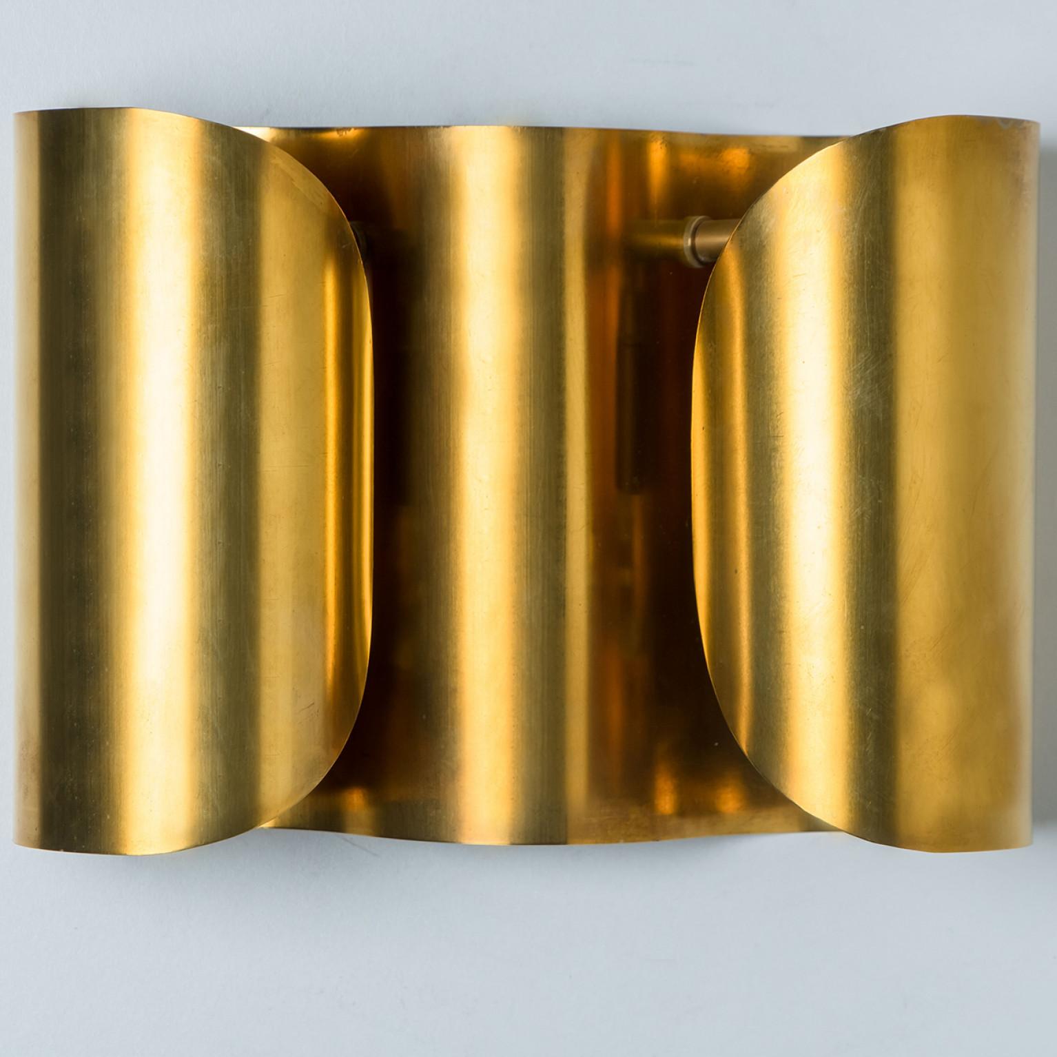 Several Curved Brass Wall Lights, 1970s For Sale 4