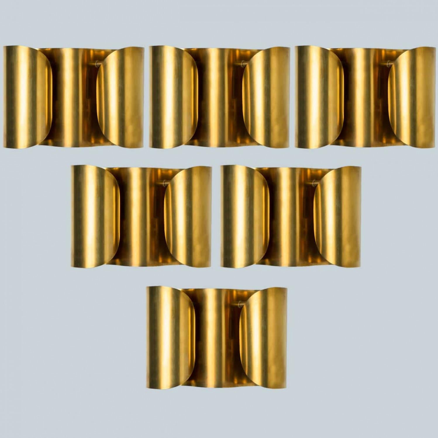 Several Curved Brass Wall Lights, 1970s For Sale 7